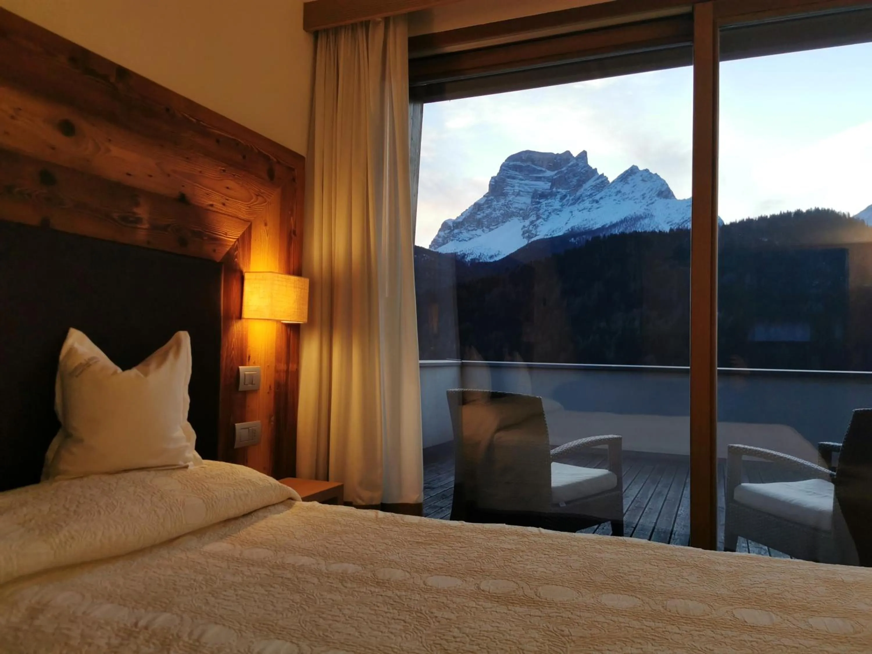 Mountain view, Bed in Parkhotel Ladinia