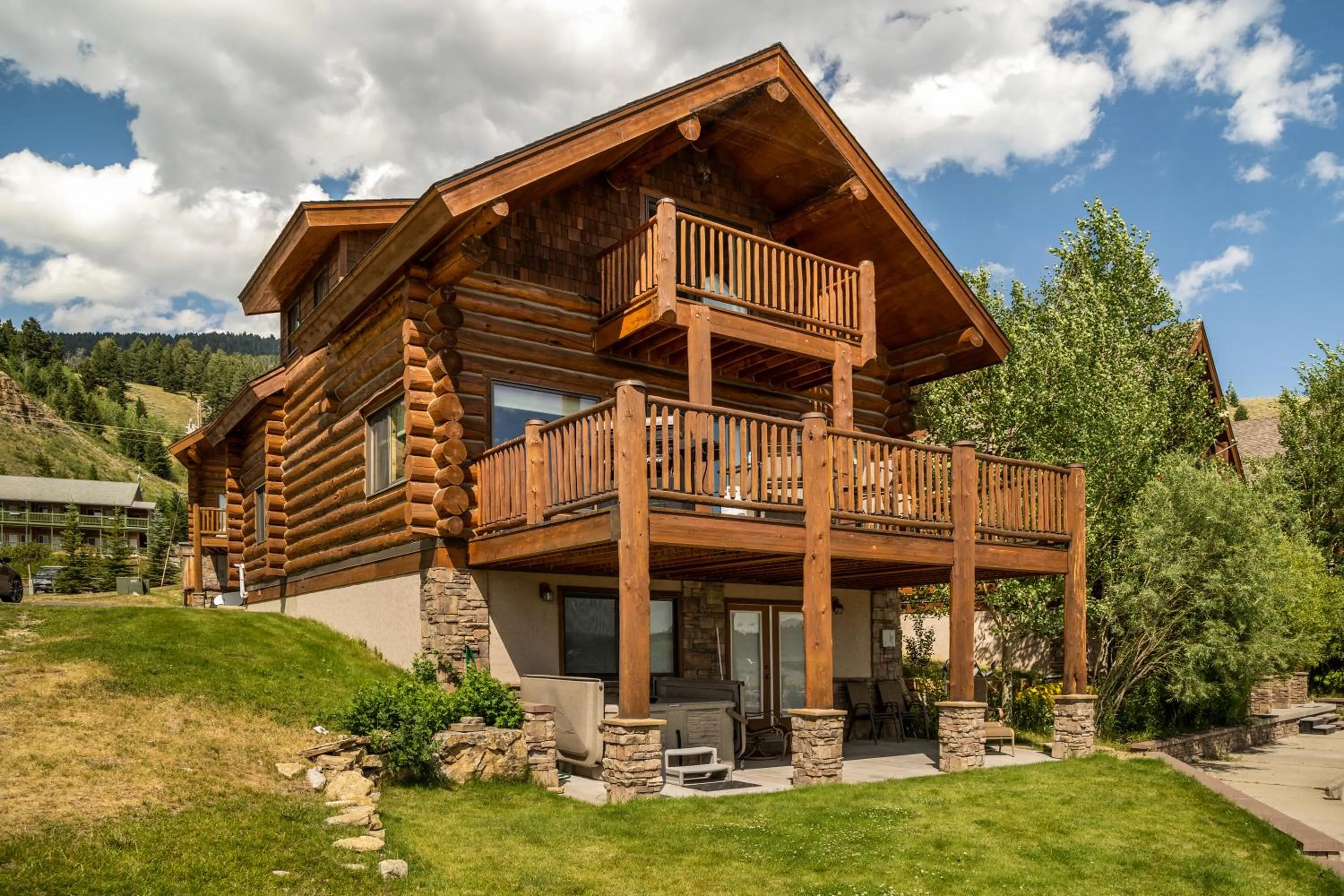 Property building in King's Cabin