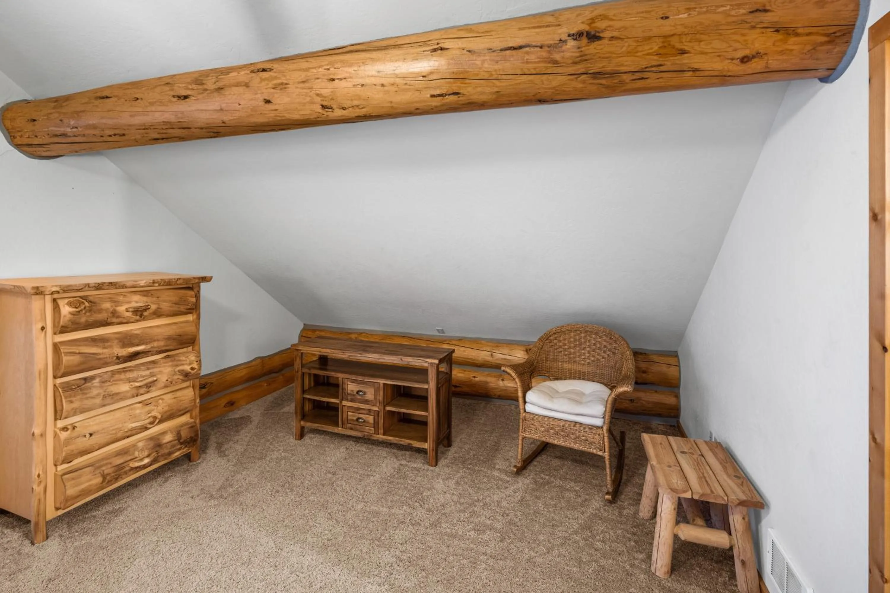 hair dresser in King's Cabin