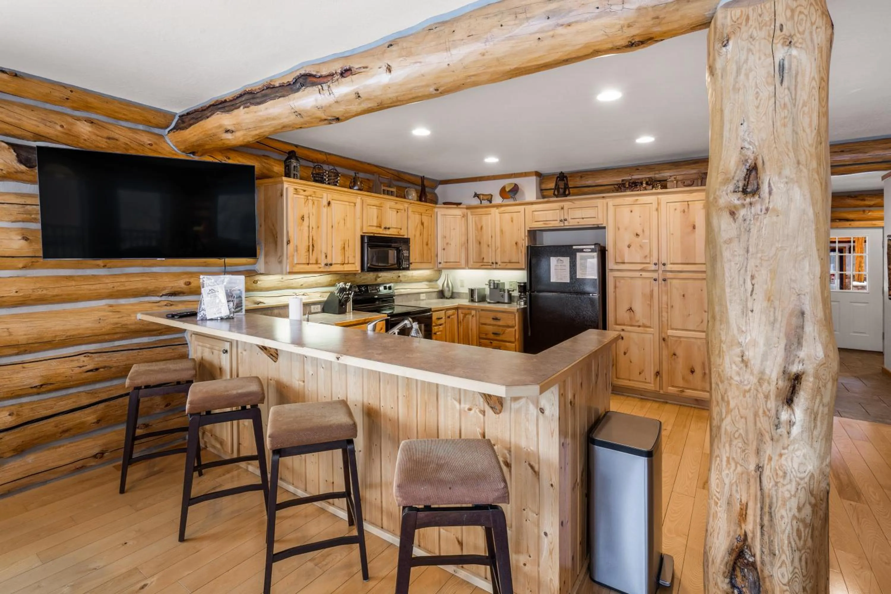 TV and multimedia in King's Cabin