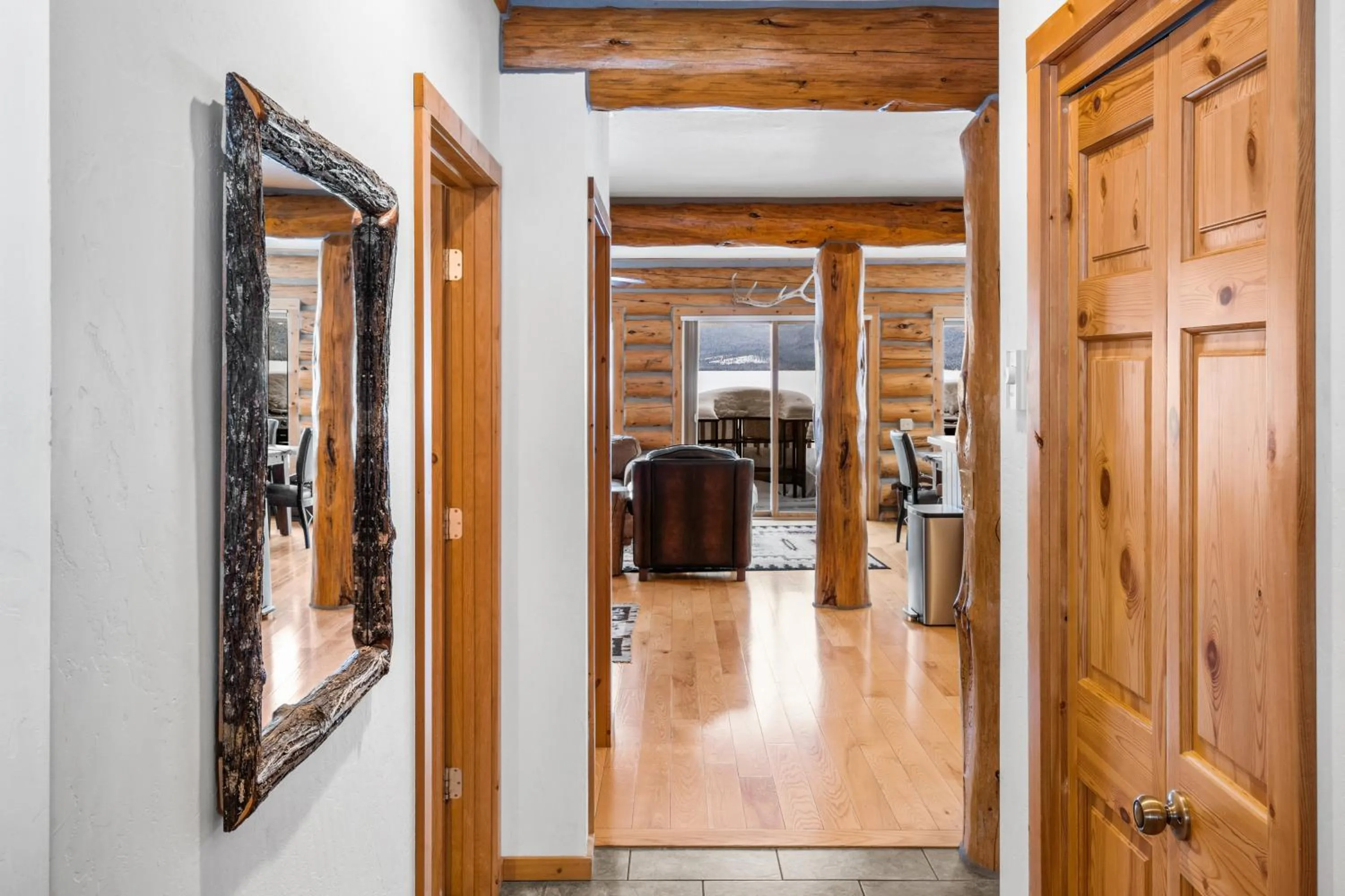 Living room in King's Cabin