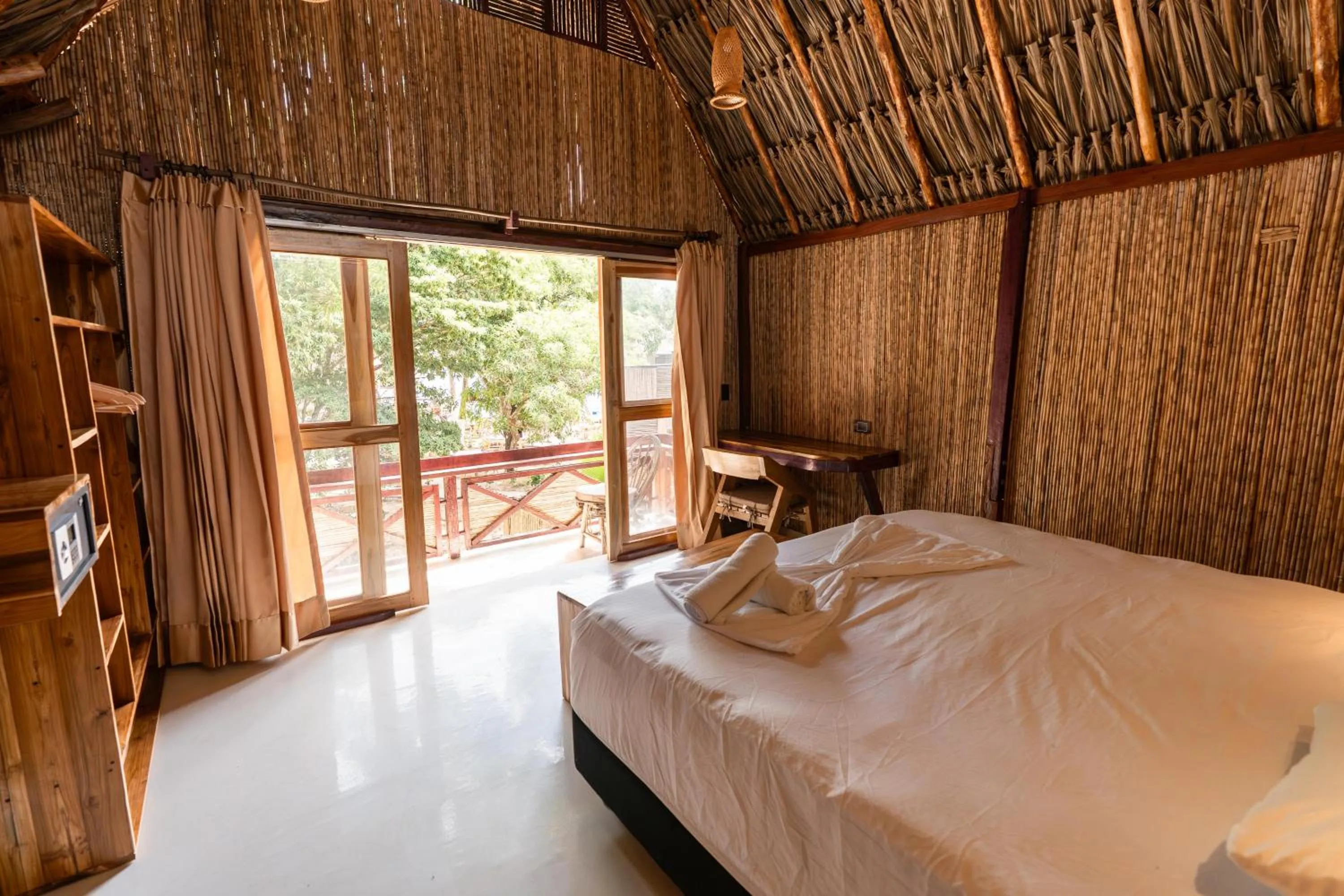 Photo of the whole room, Bed in La Playita Isla Fuerte
