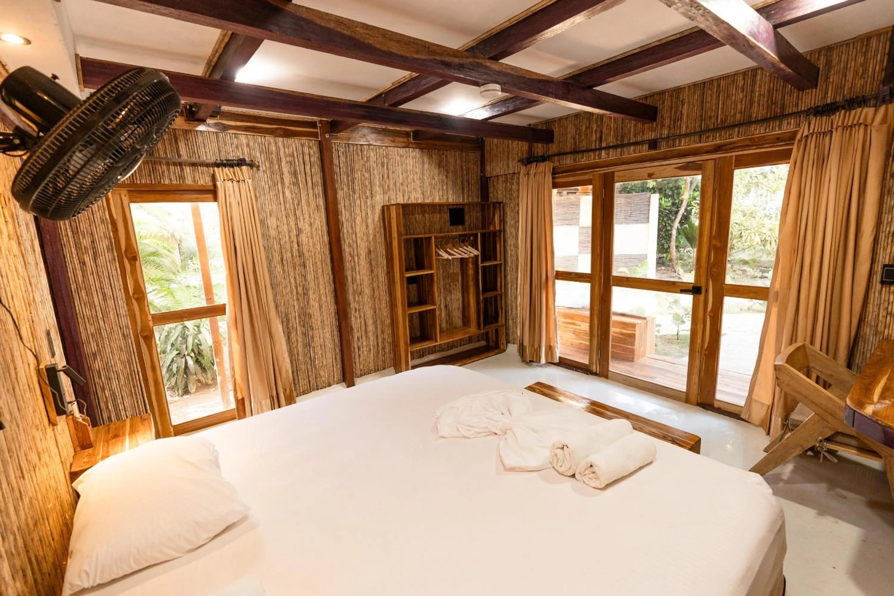 Photo of the whole room, Bed in La Playita Isla Fuerte