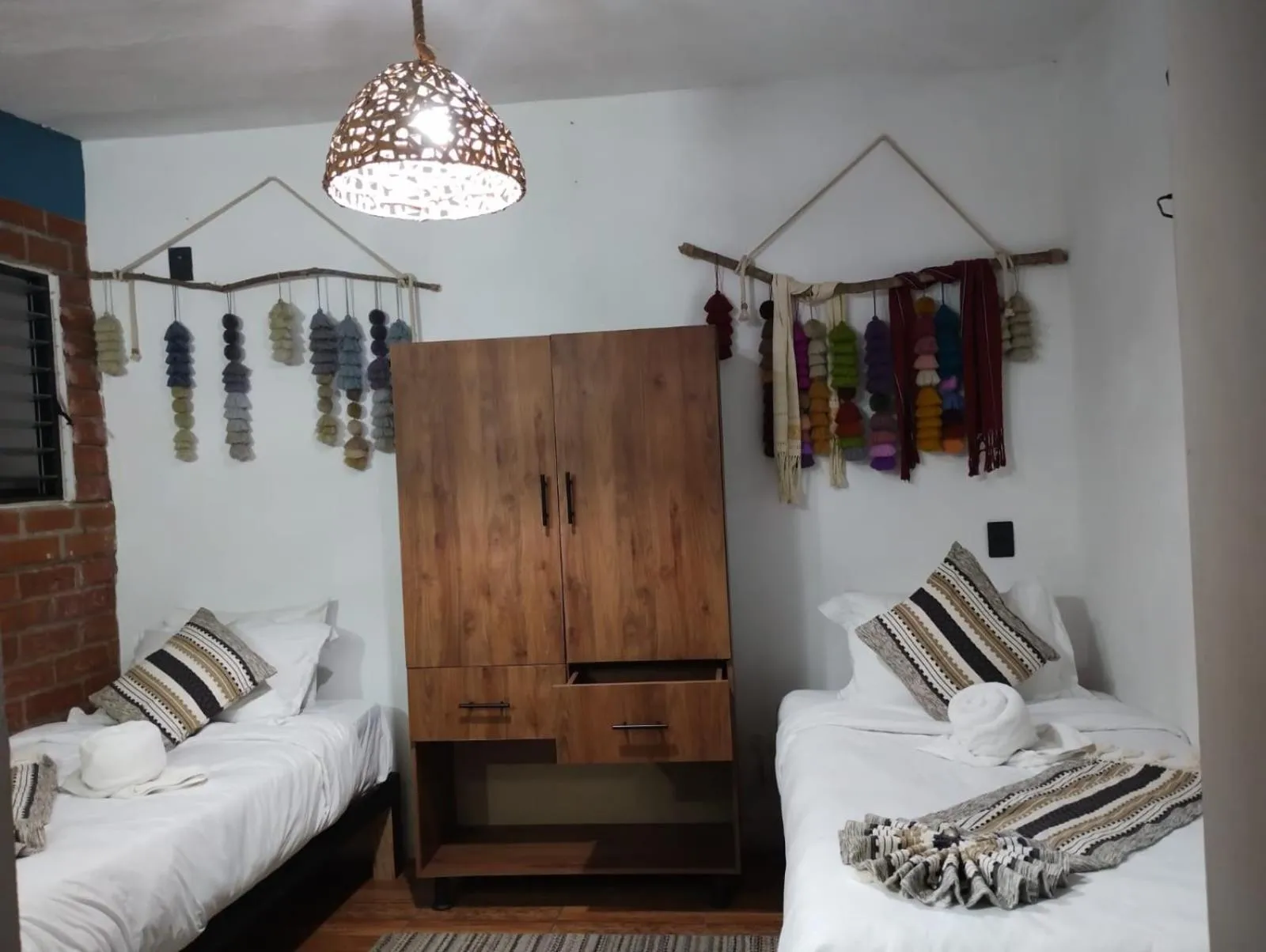 Photo of the whole room, Bed in Suites del Barrio