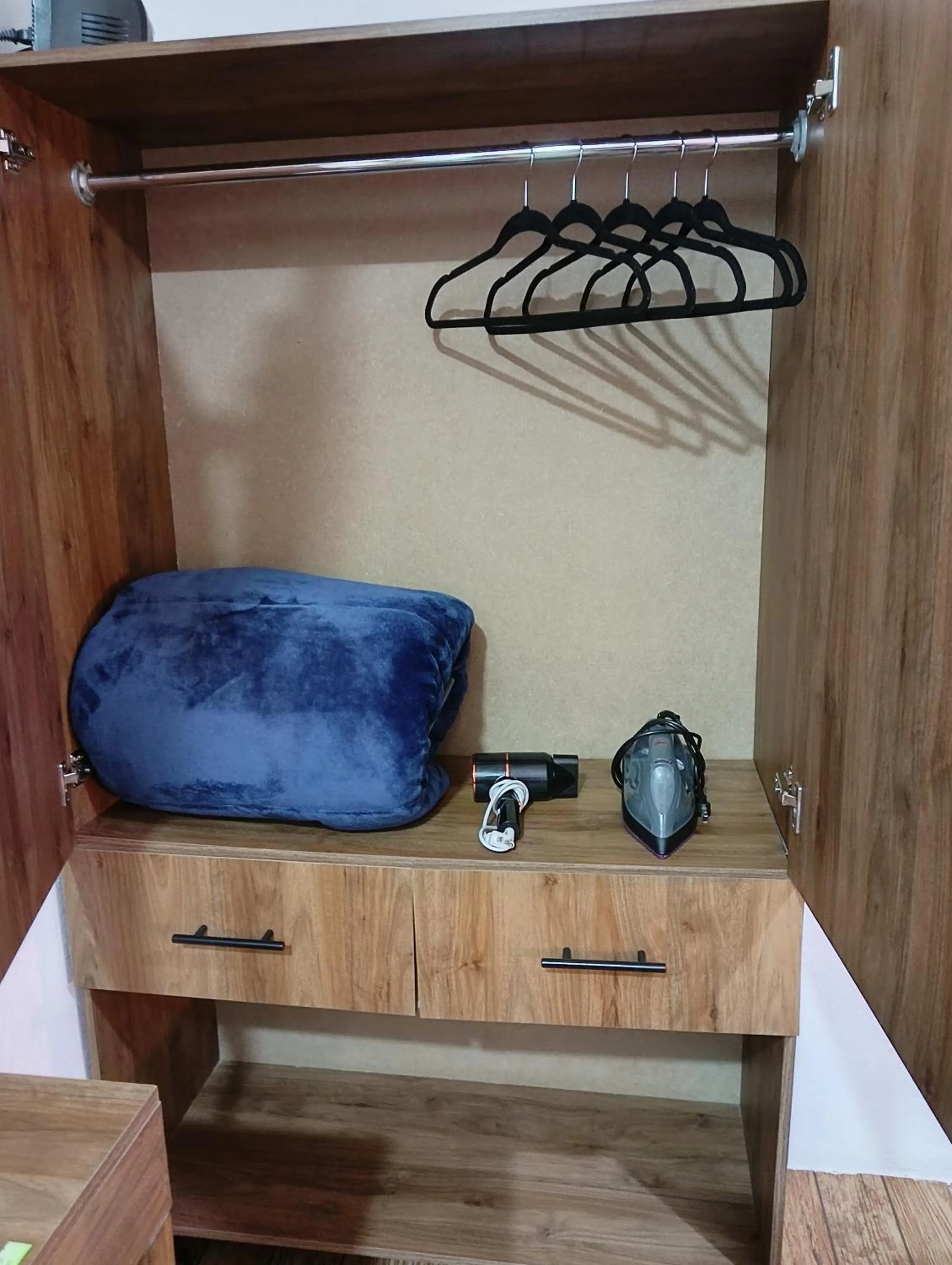 wardrobe in Suites del Barrio