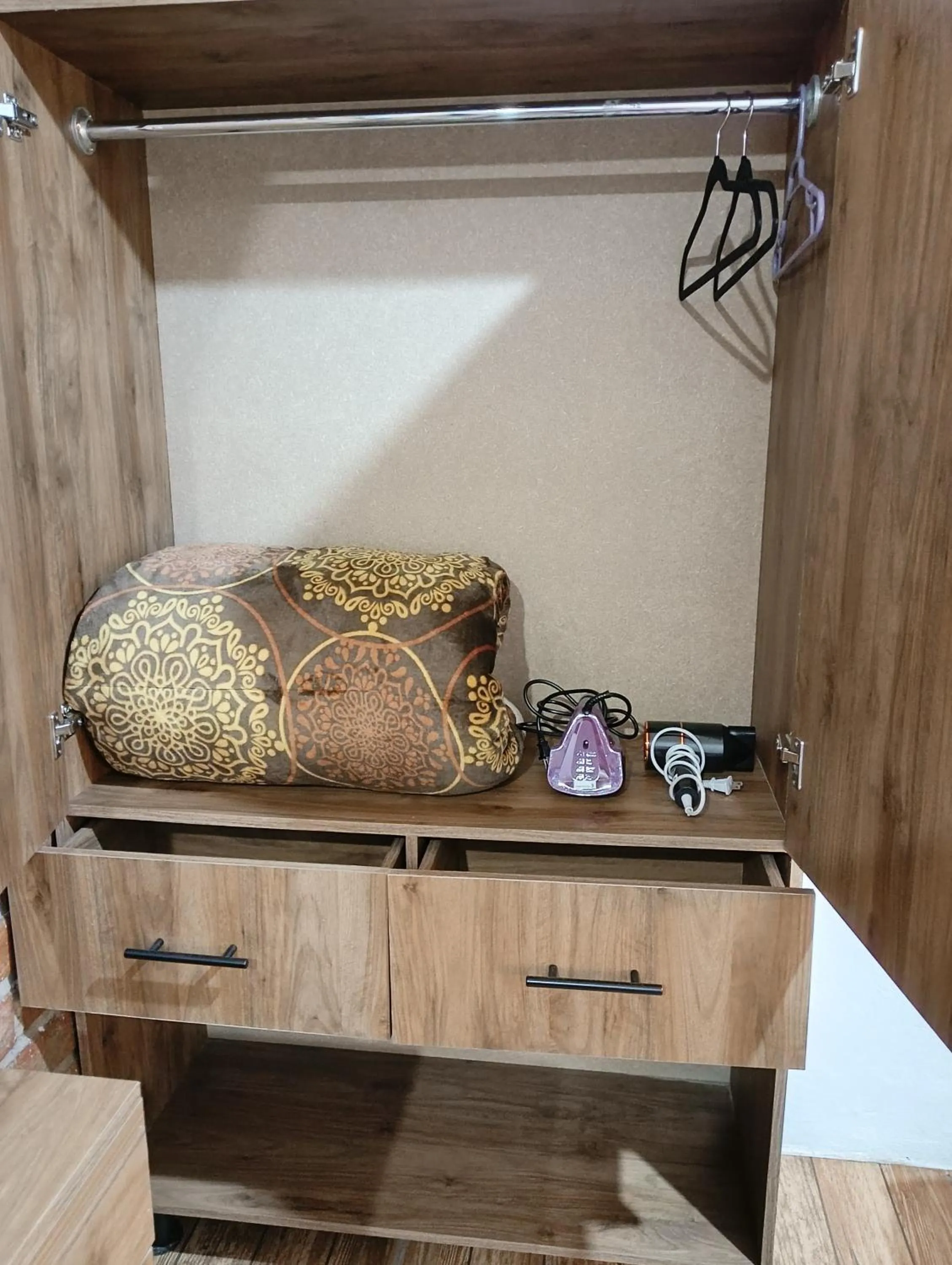 wardrobe in Suites del Barrio