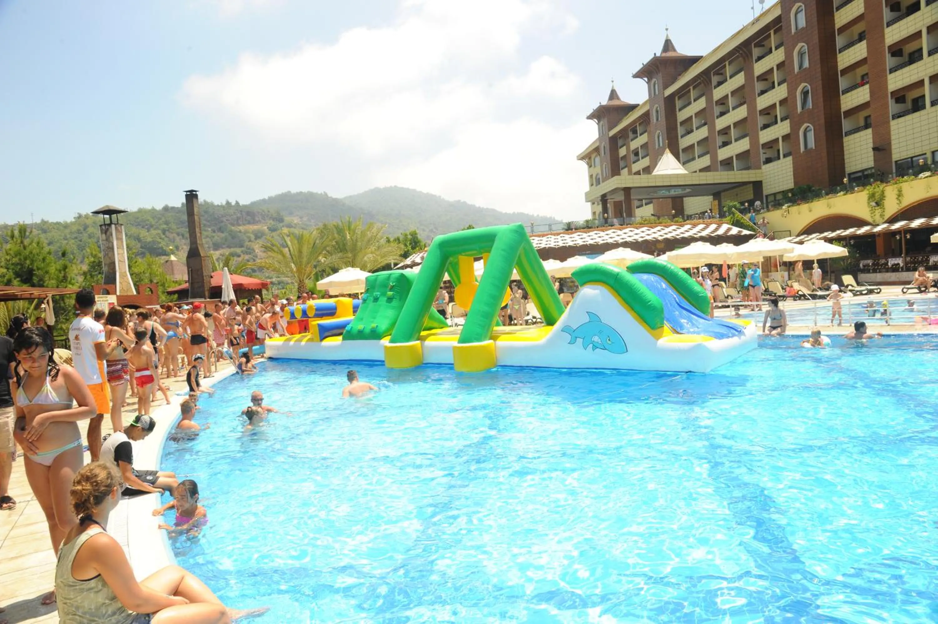 Entertainment in Utopia World