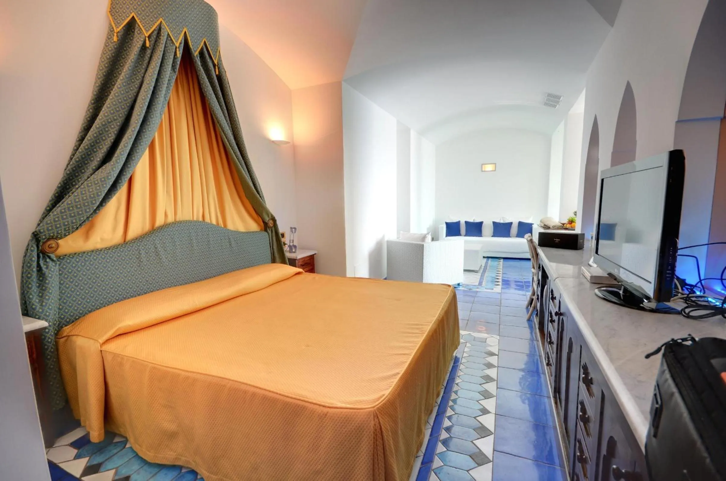 Photo of the whole room, Bed in Grand Hotel San Pietro