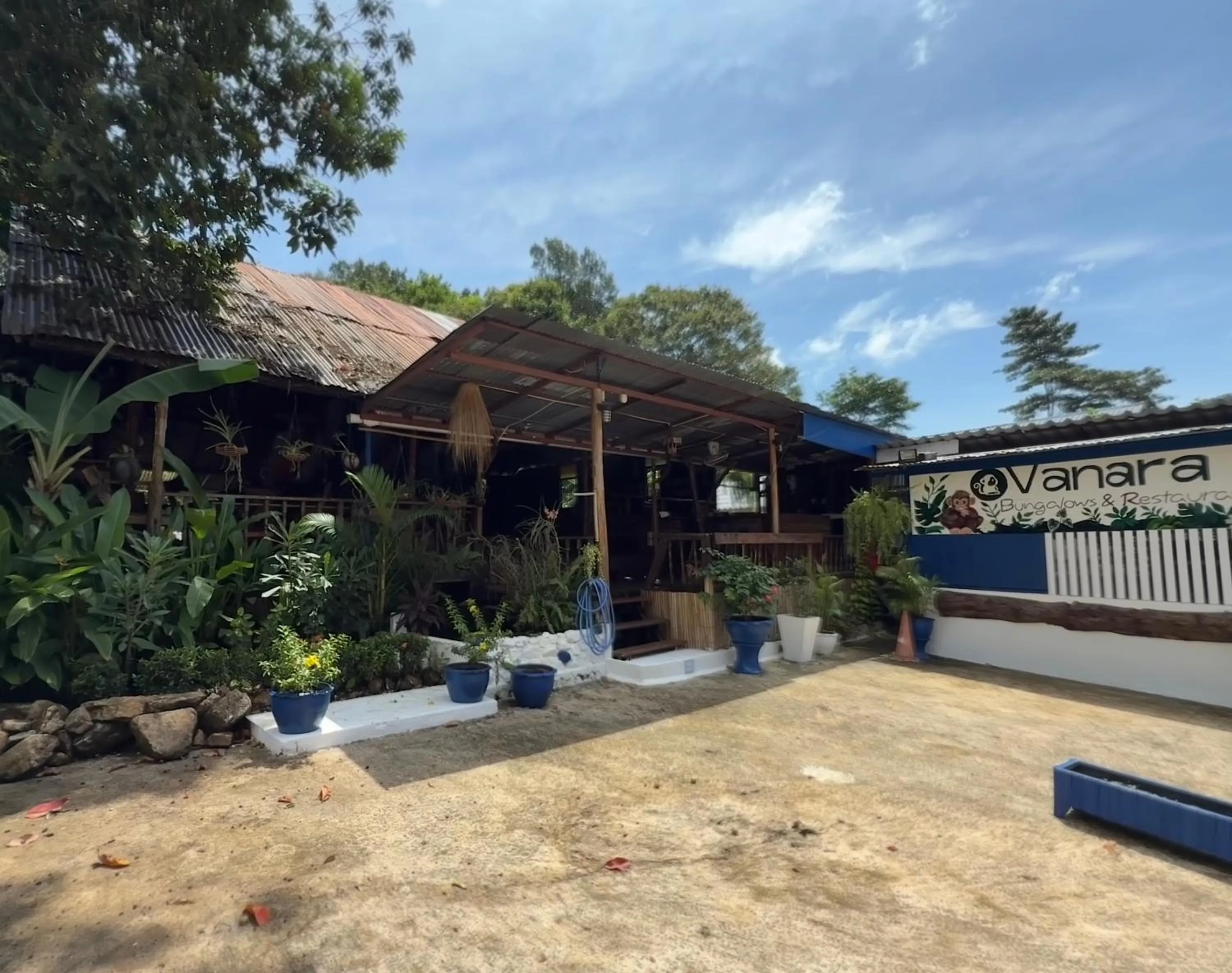 Property building in Vanara Bungalows