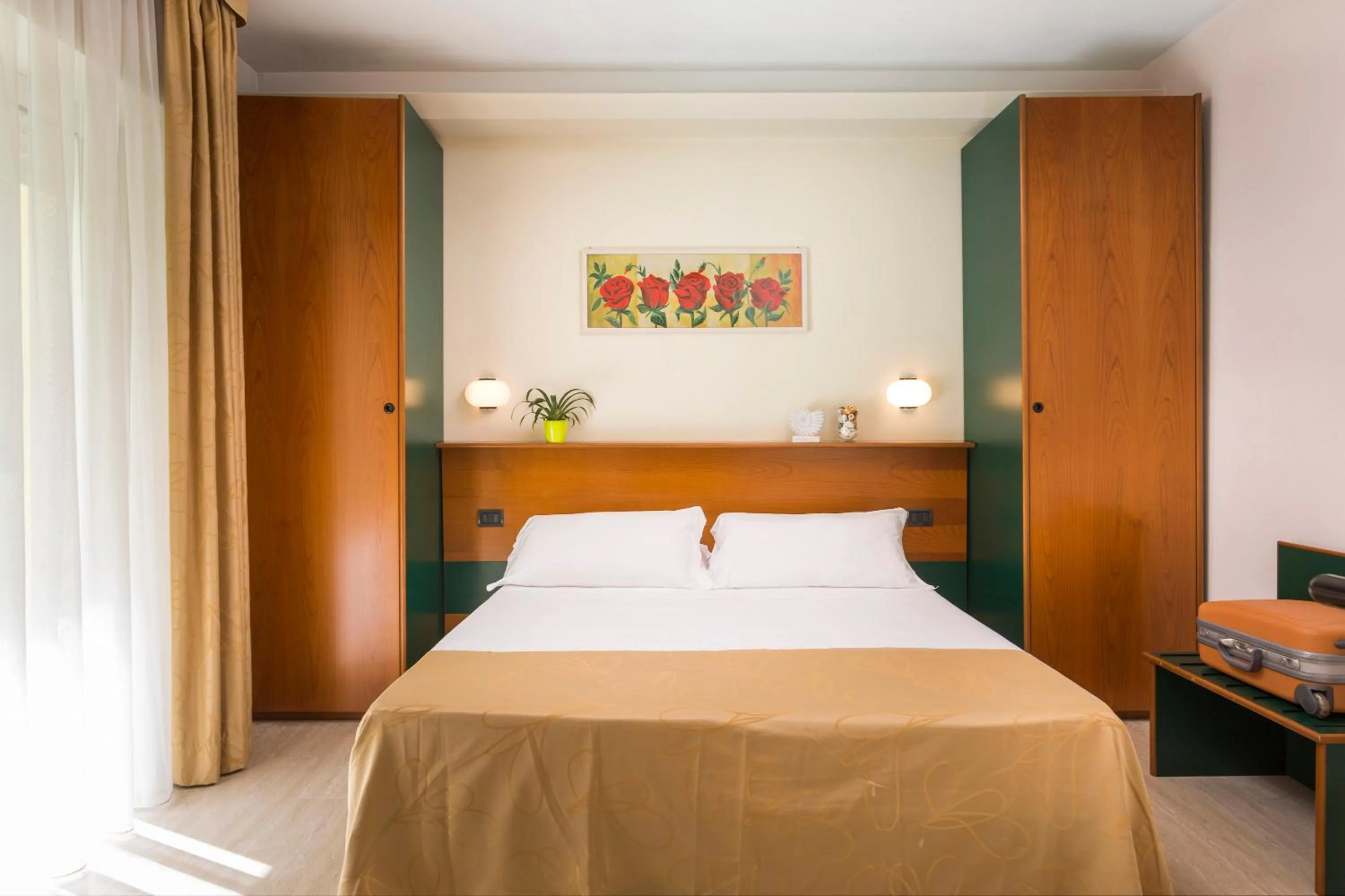 Photo of the whole room, Bed in Astoria Suite Hotel