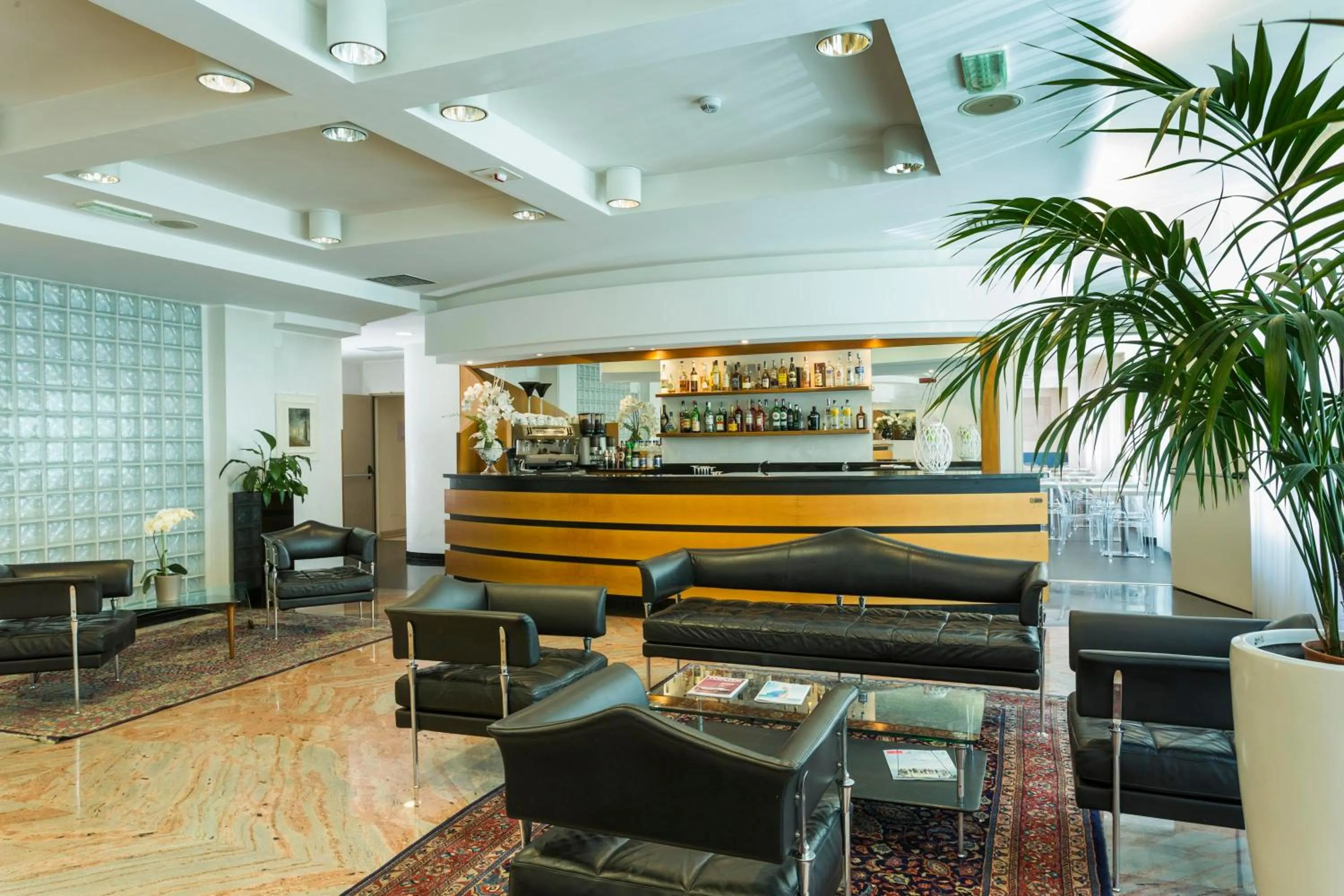 Lounge or bar in Astoria Suite Hotel