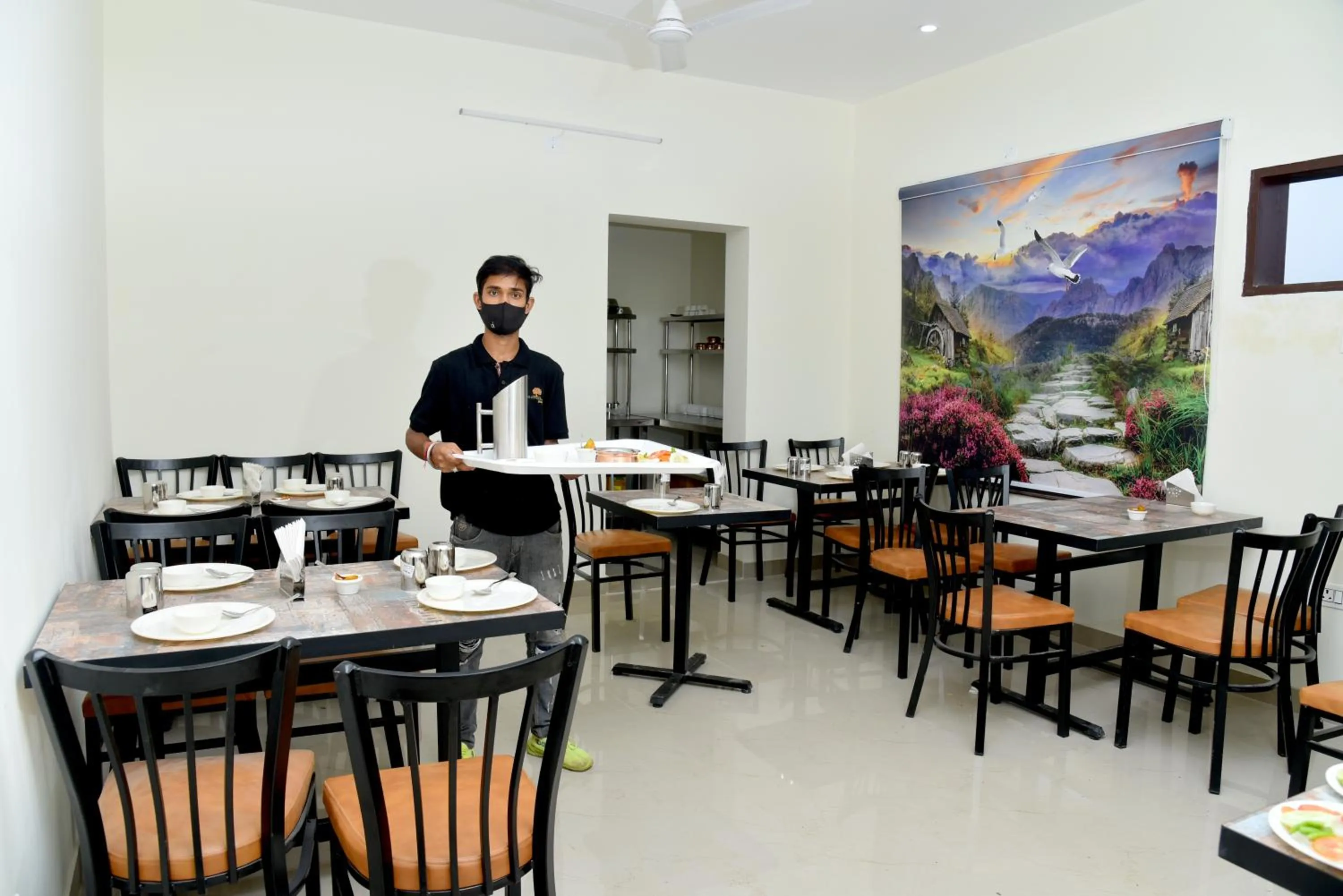 Restaurant/places to eat in The Divine Oak Golden Leaf