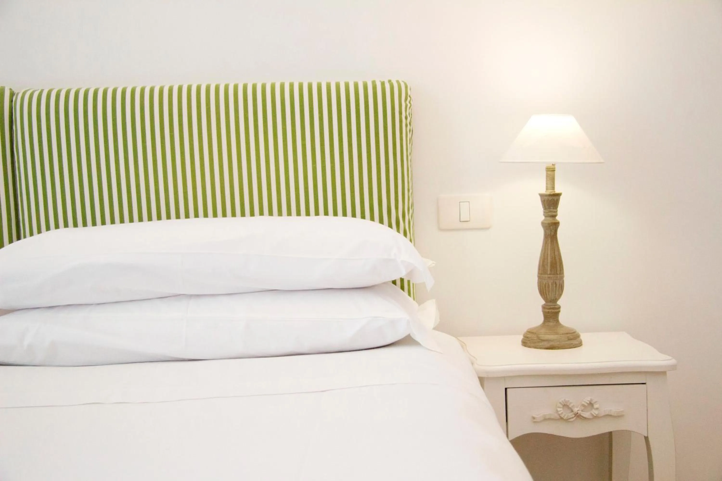 Decorative detail, Bed in Casa Sorrentina