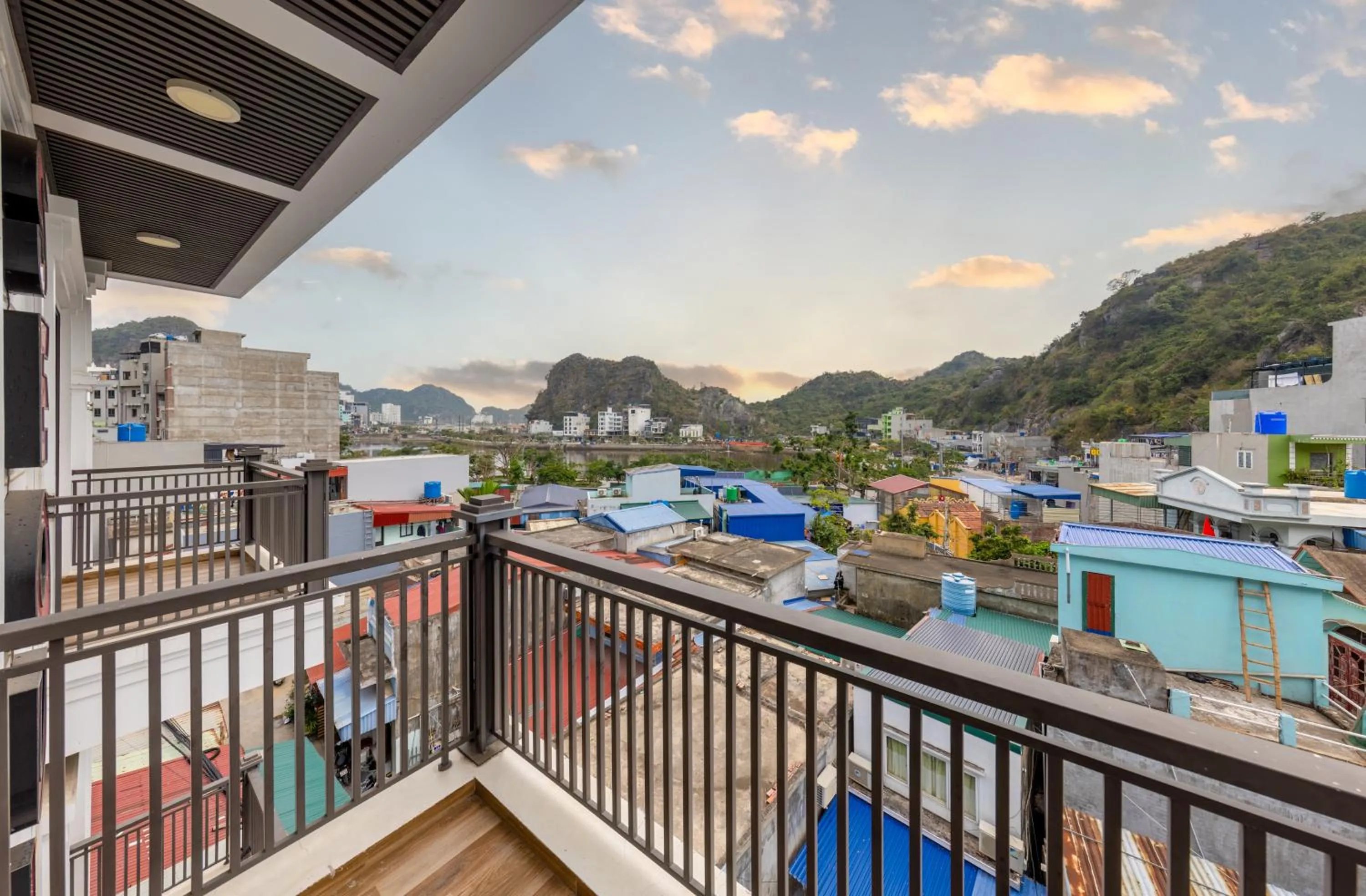 Natural landscape in Cat Ba Seoul 2 Hotel & Apartment