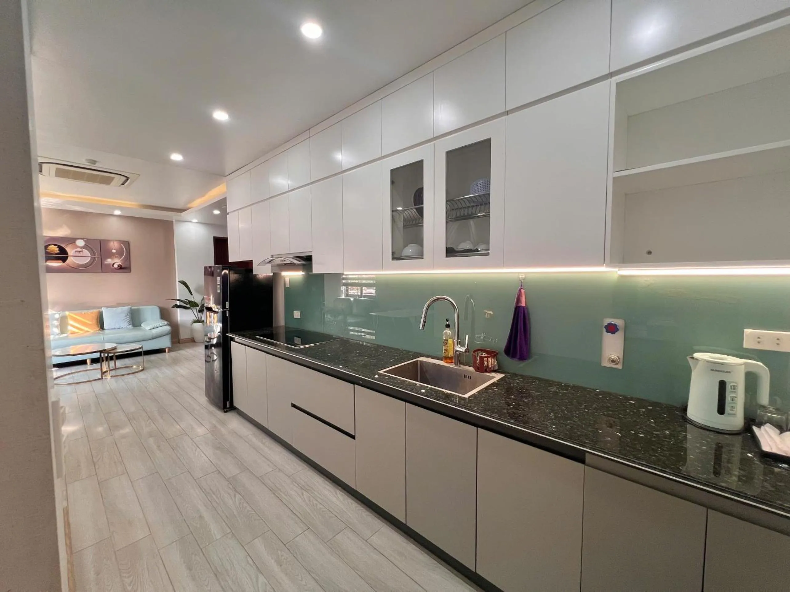 Kitchen or kitchenette in Cat Ba Seoul 2 Hotel & Apartment