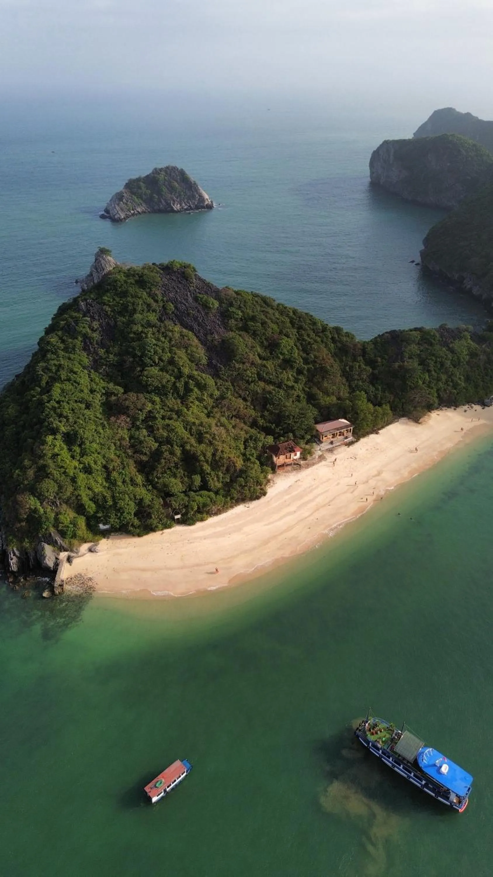 Natural landscape in Cat Ba Seoul 2 Hotel & Apartment