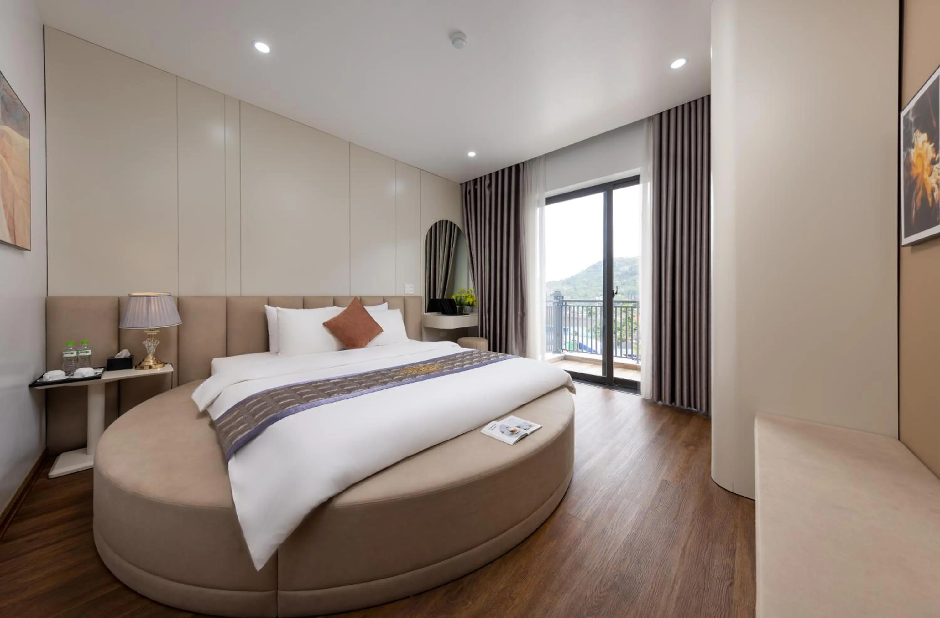 Bed in Cat Ba Seoul 2 Hotel & Apartment