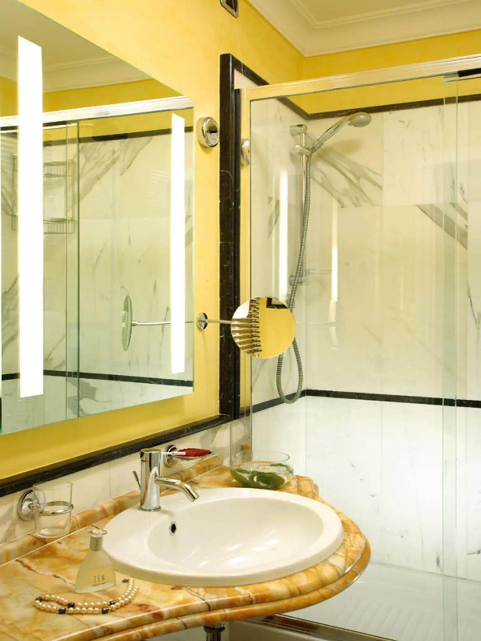 Double or Twin Room in Suite Opera Rooms Double or Twin Room in Suite Opera Rooms