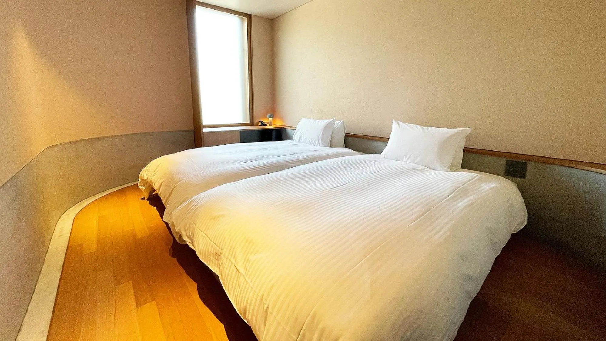 Photo of the whole room, Bed in kamakura seizan