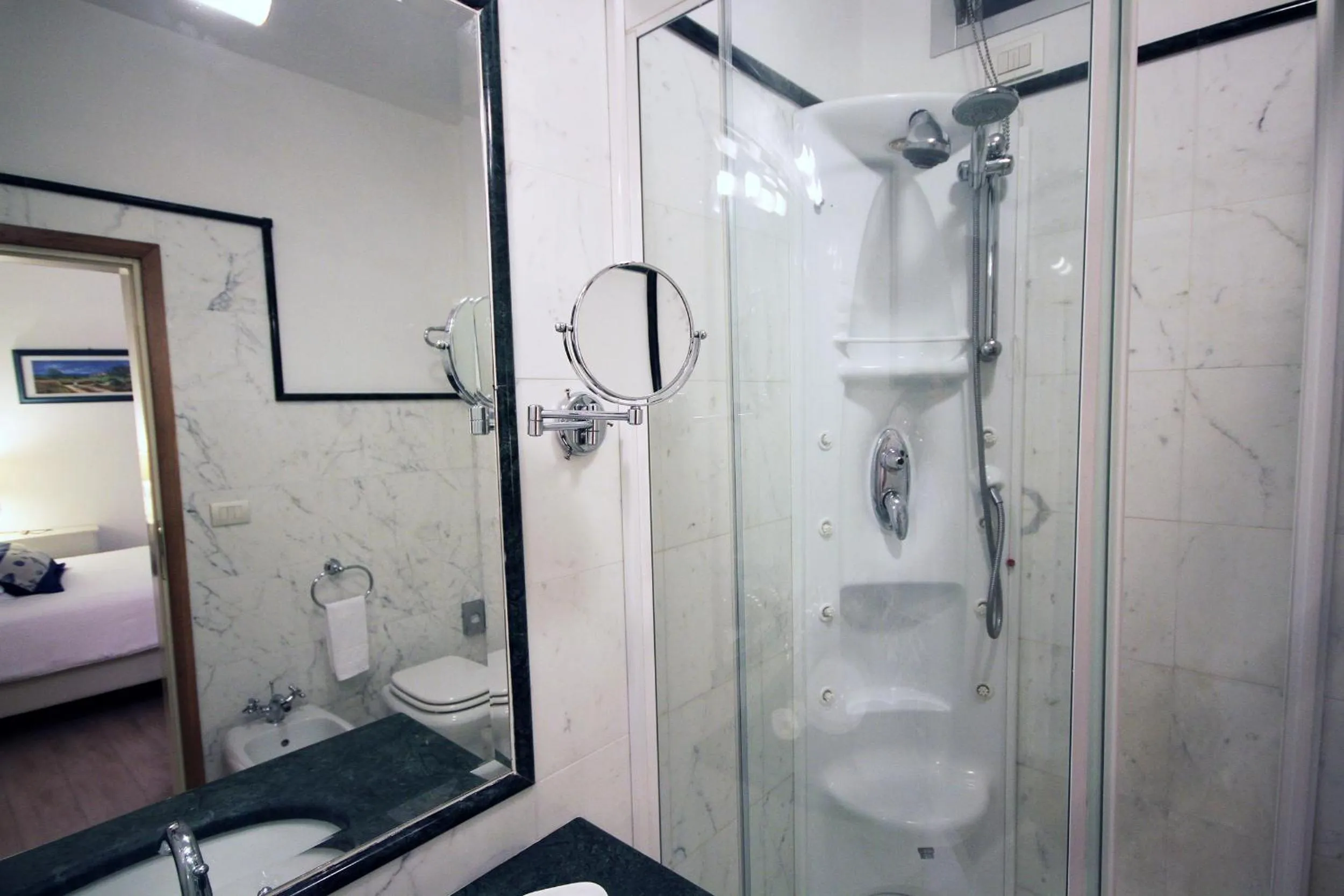 Shower in Raffaelli Park Hotel