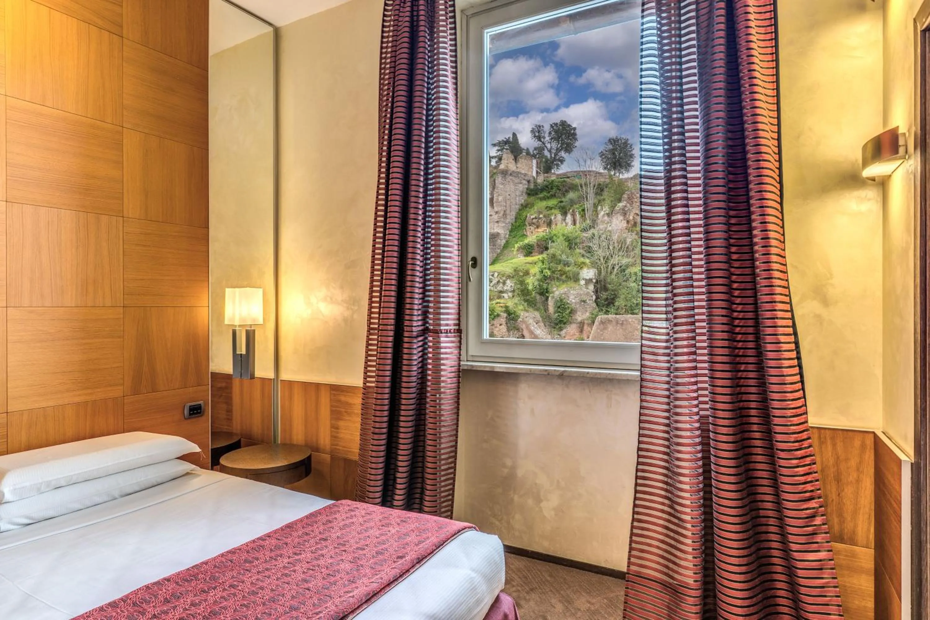 Photo of the whole room, Bed in Kolbe Hotel Rome