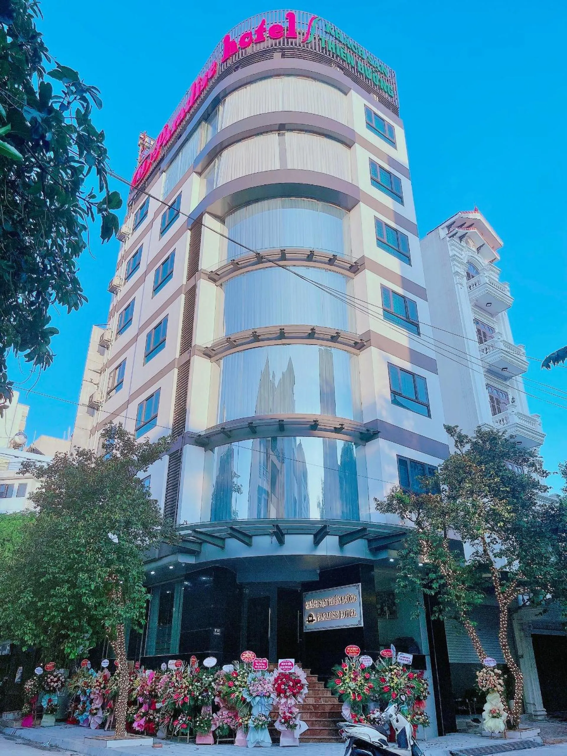 Khách sạn Thiên Đường - Paradise Hotel