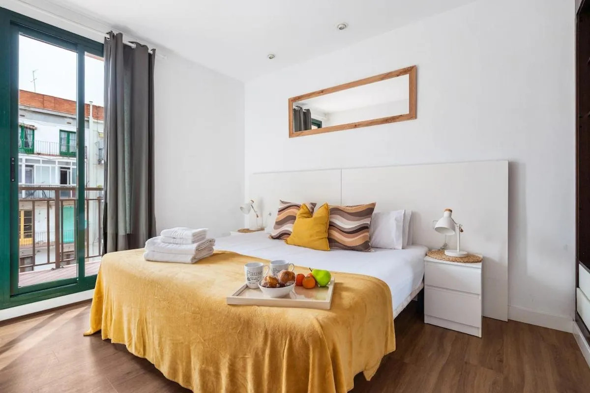 Bed in Lodging Apartments Liceu G1