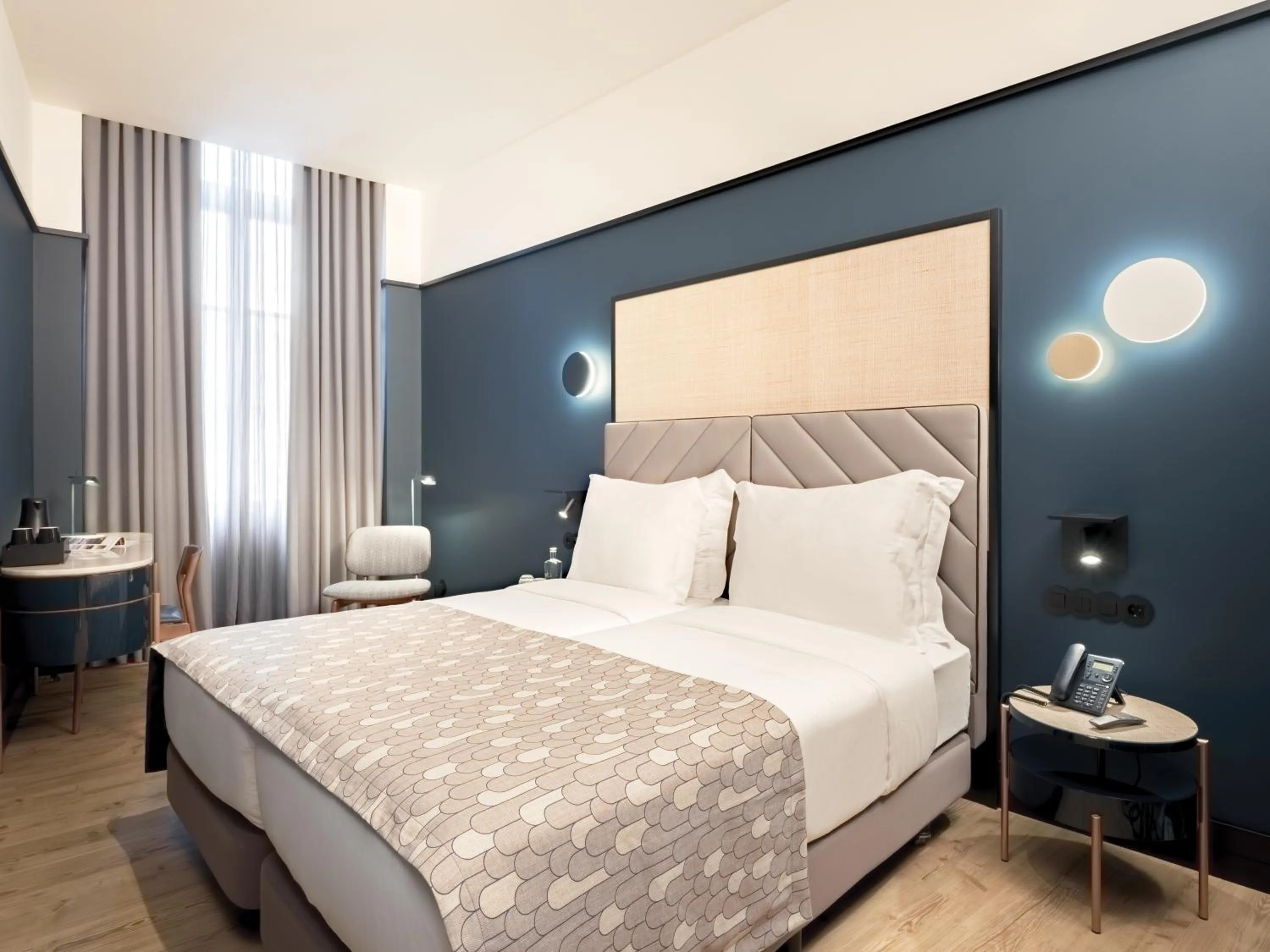 Bed in Axis Porto Club Aliados