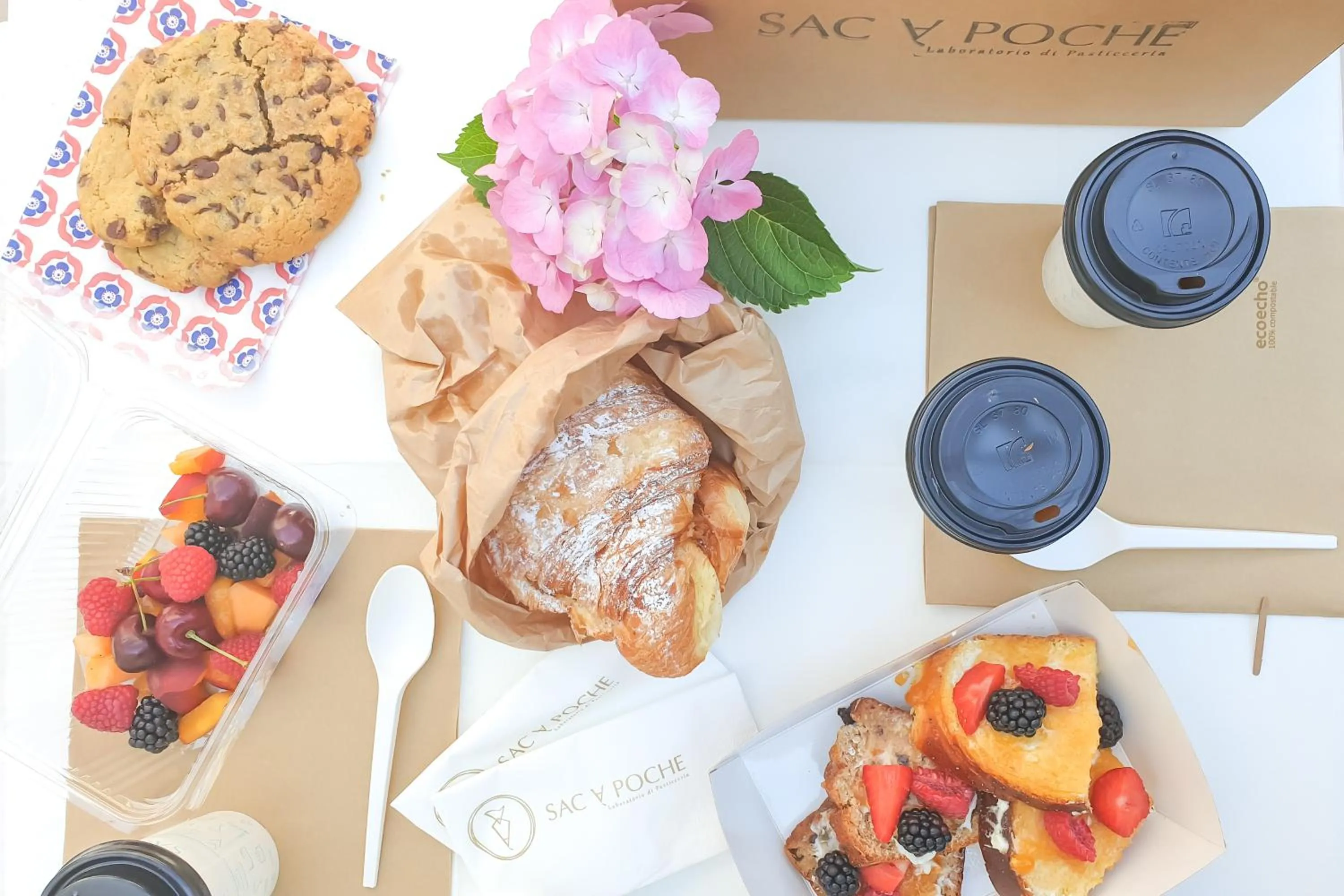 Breakfast in The One Hotel - Designed for Adults - Pet lovers