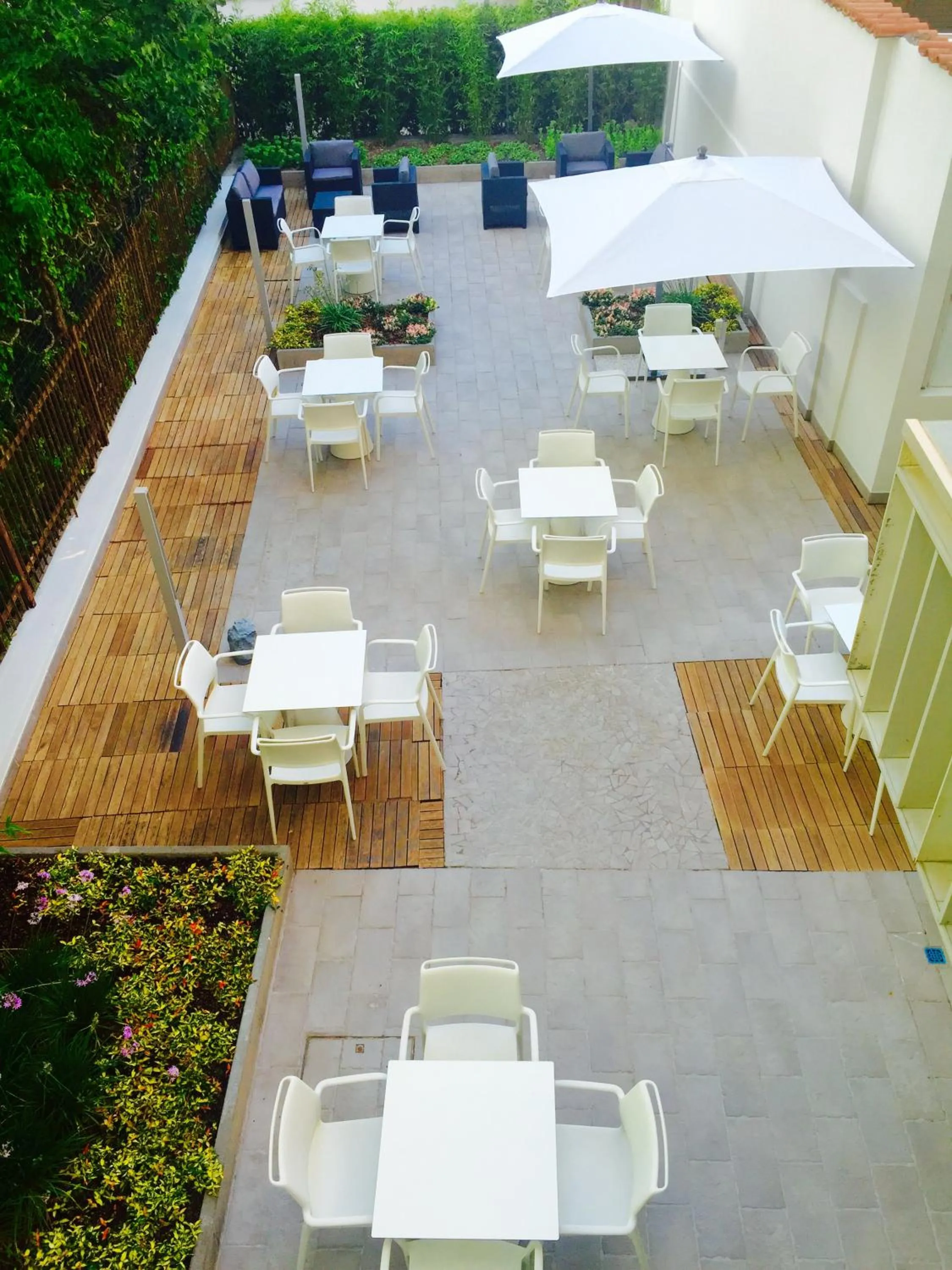 Garden in The One Hotel - Designed for Adults - Pet lovers