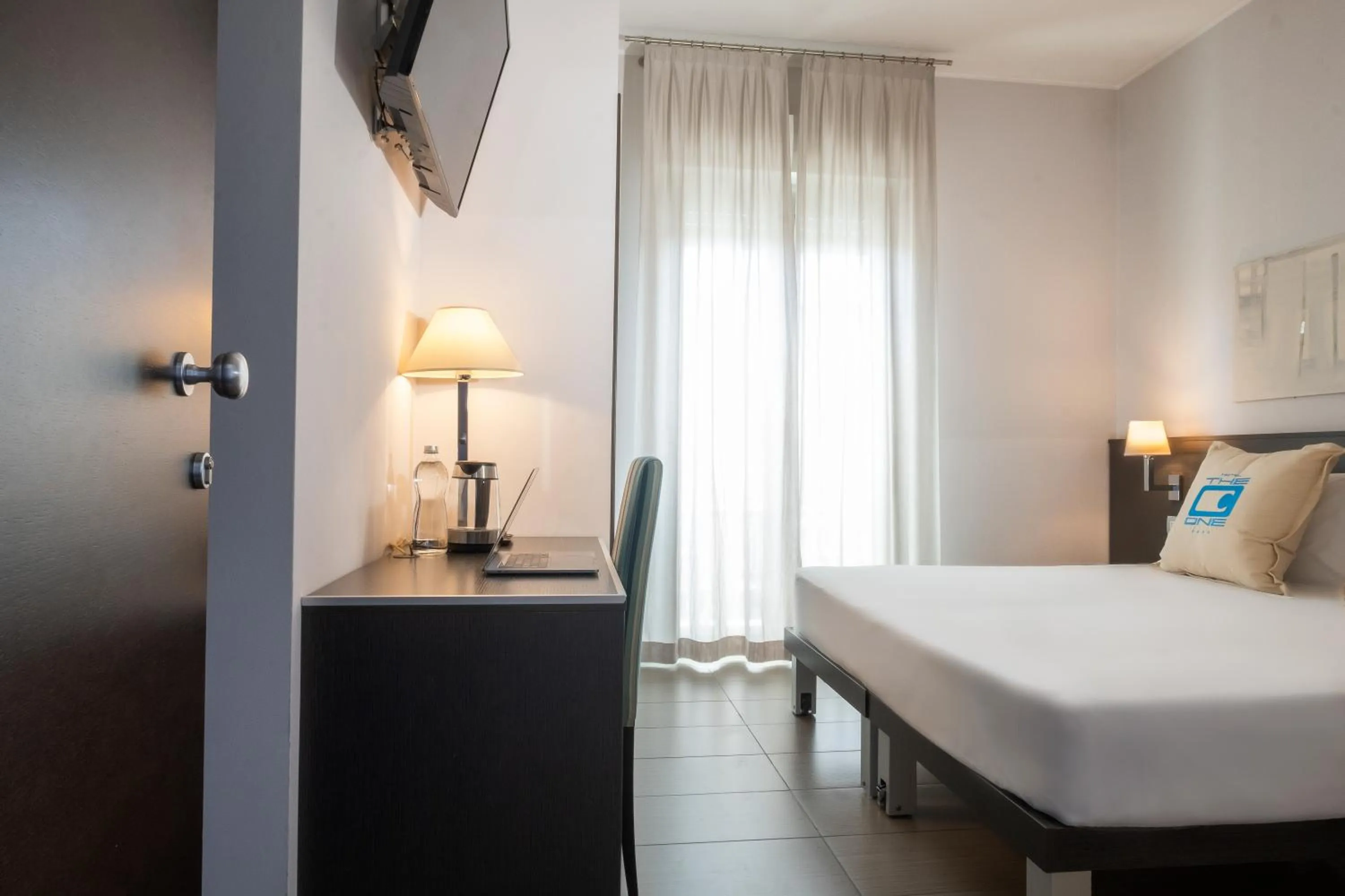 Photo of the whole room, Bed in The One Hotel - Designed for Adults - Pet lovers