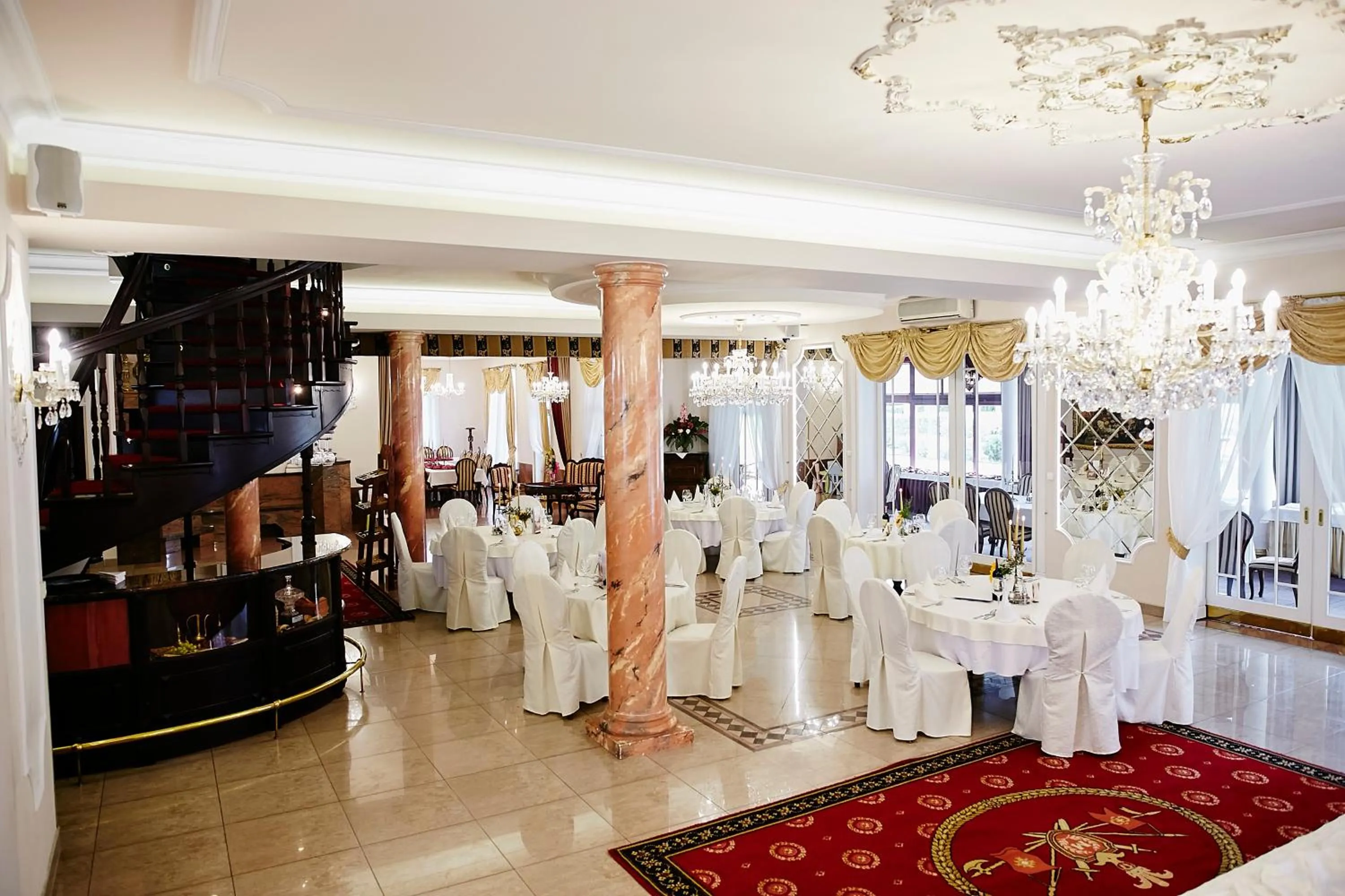 Restaurant/places to eat in Dworek Hetmanski