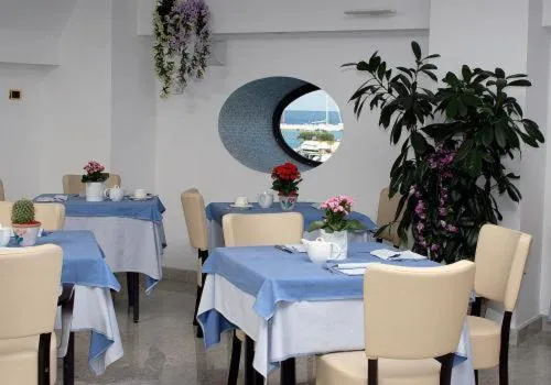 Restaurant/places to eat in Hotel Villa Carolina