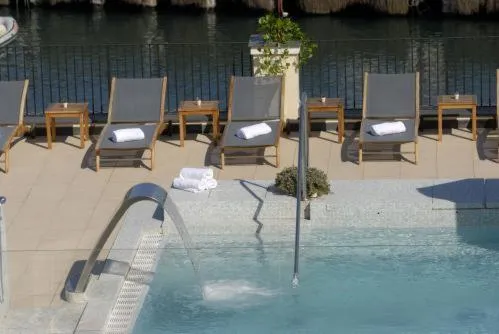 Swimming pool in Hotel Villa Carolina