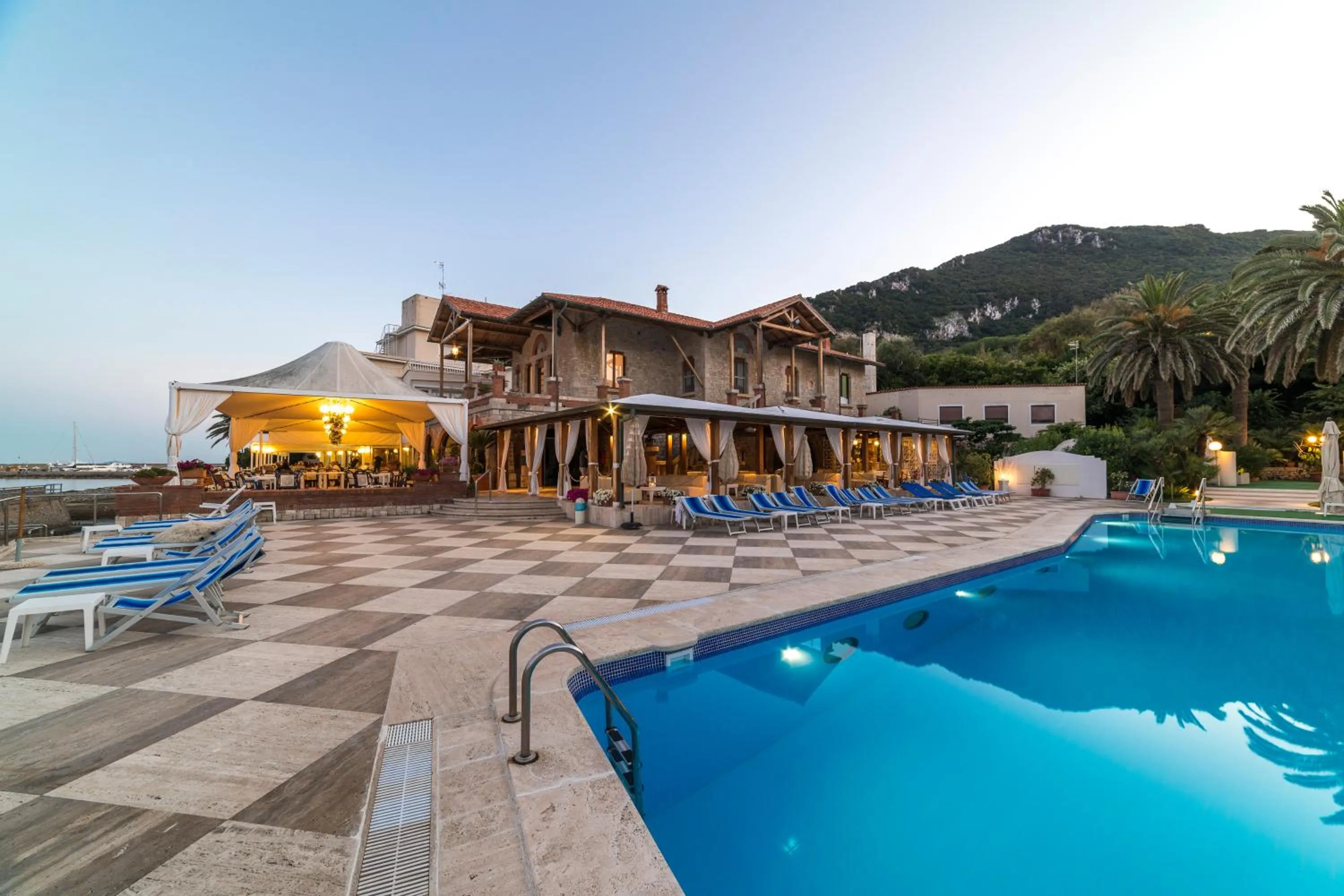 Entertainment in Hotel Ristorante Maga Circe