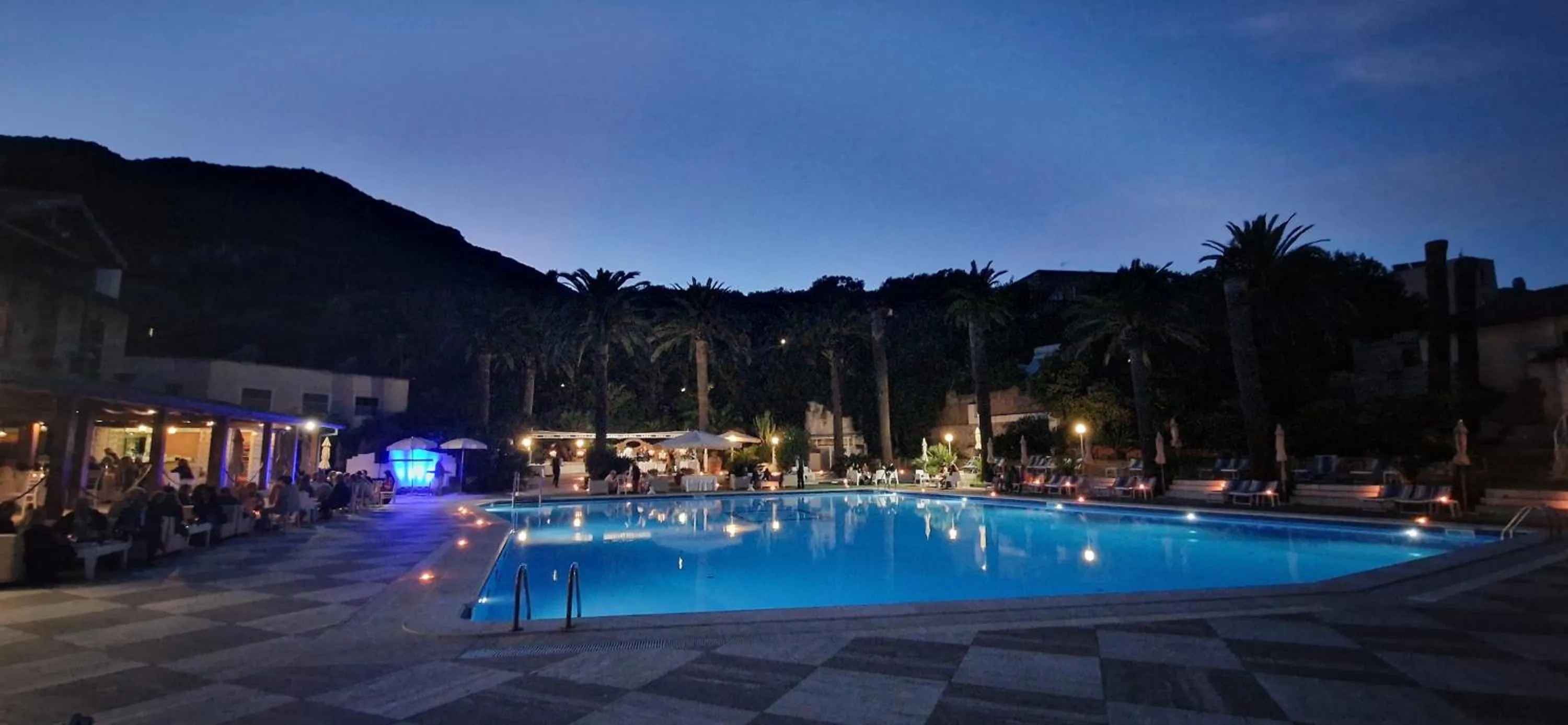 Night in Hotel Ristorante Maga Circe