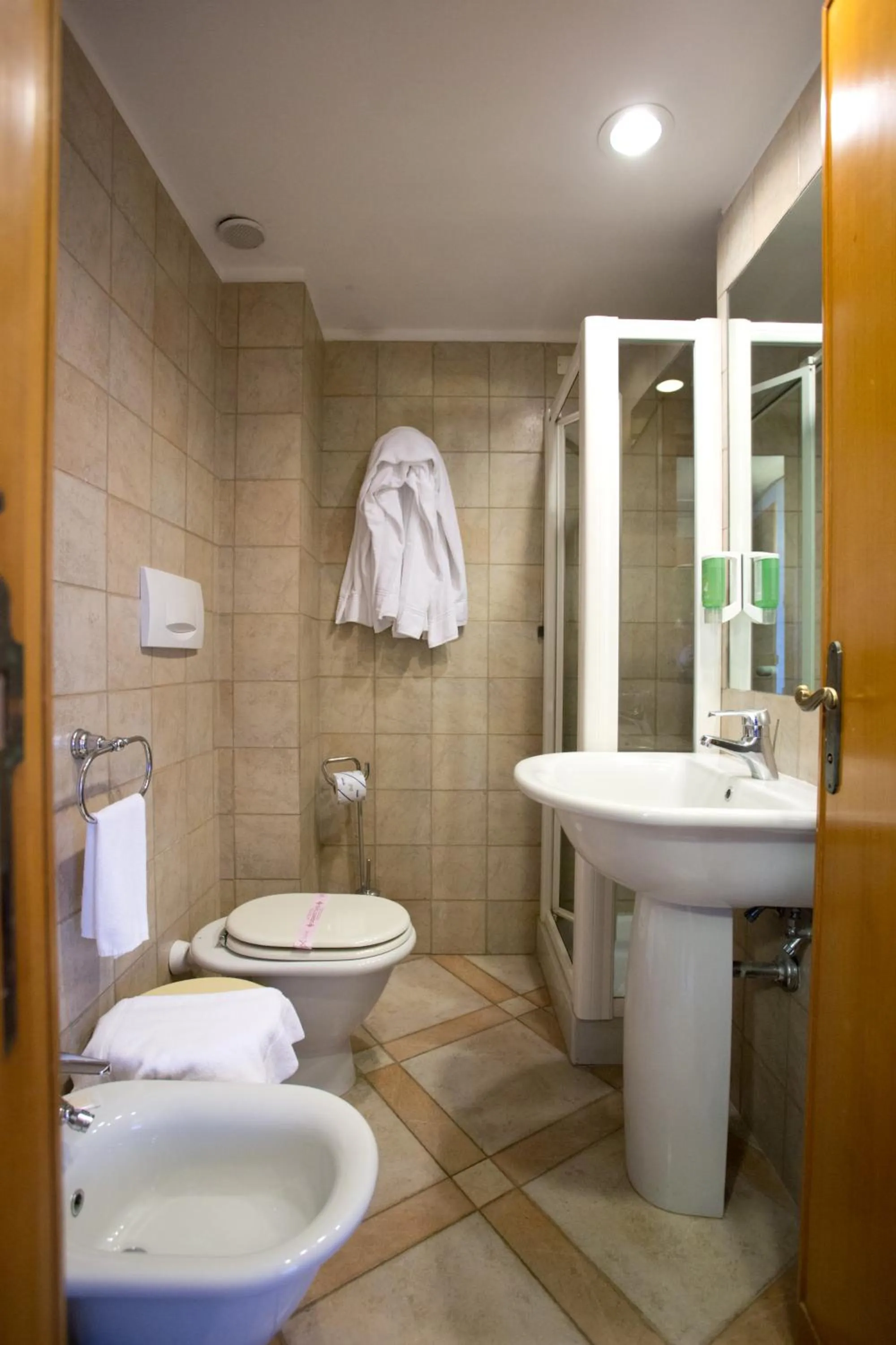 Bathroom in Hotel Ristorante Maga Circe