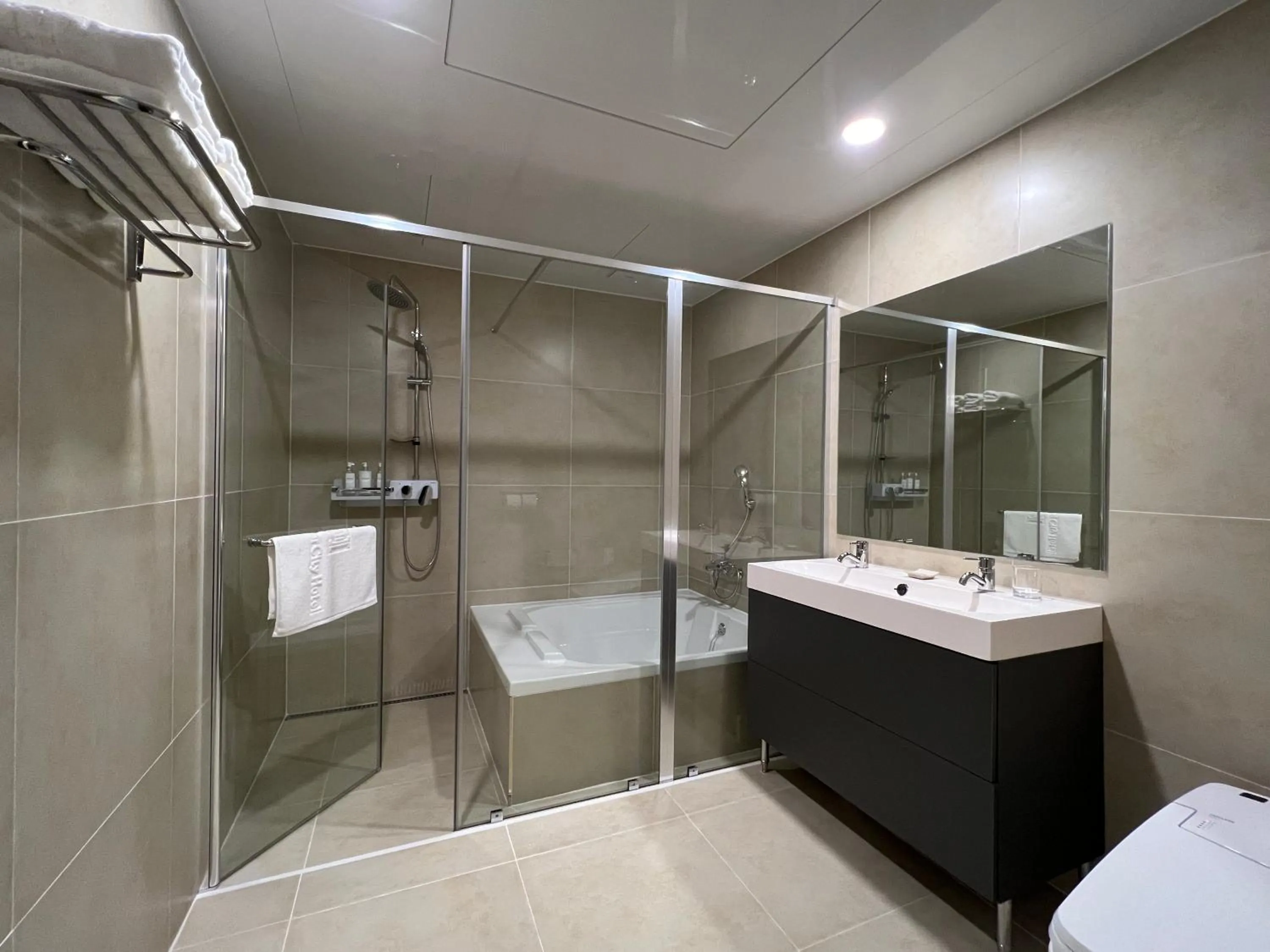 Bathroom in Jinhae Intercity Hotel
