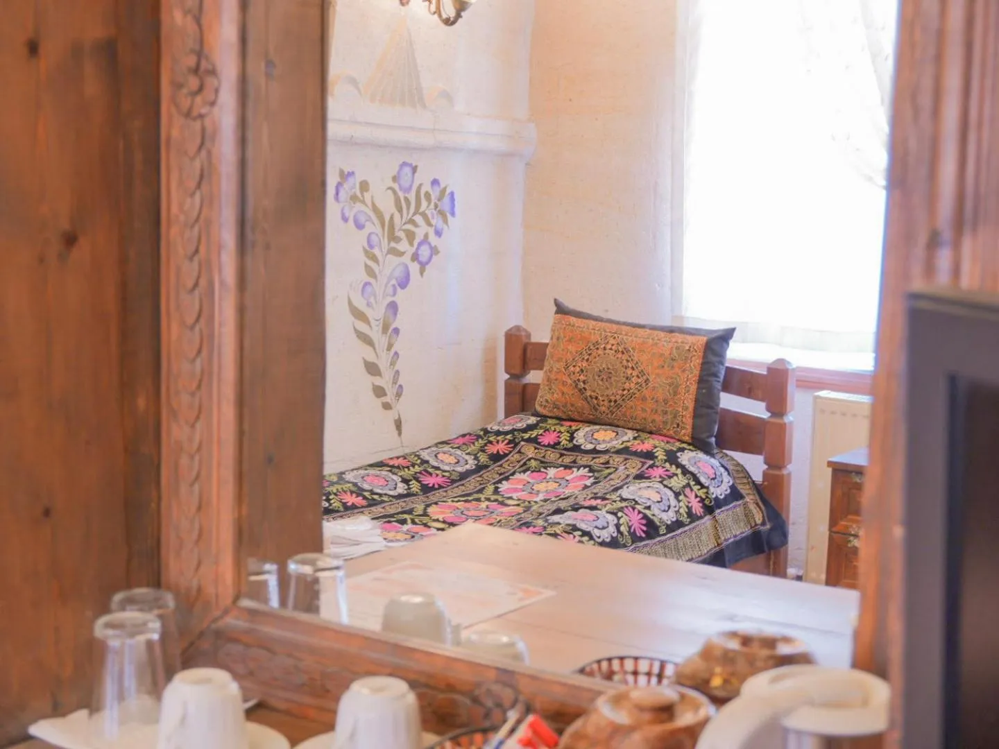 Bed in Kismet Cave House