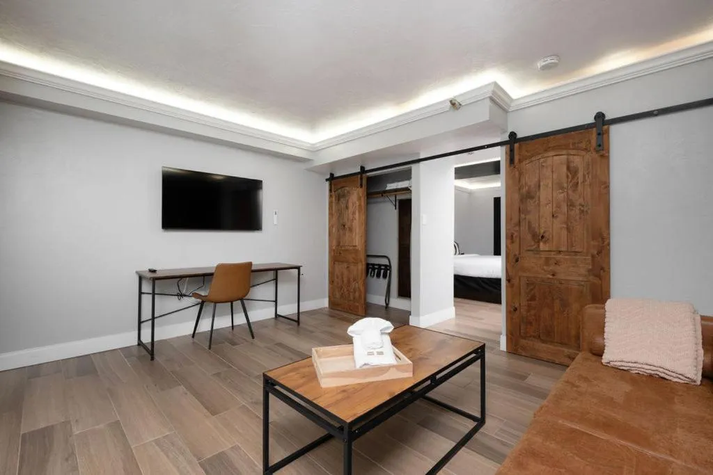 The Westerner - Extended Stay