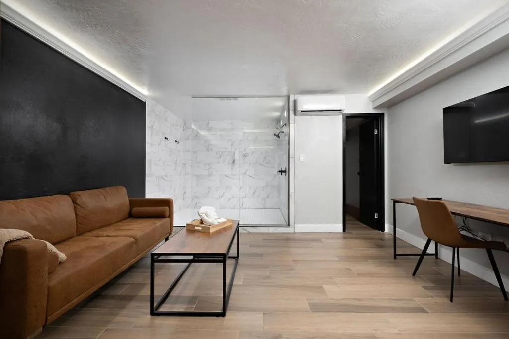 The Westerner - Extended Stay