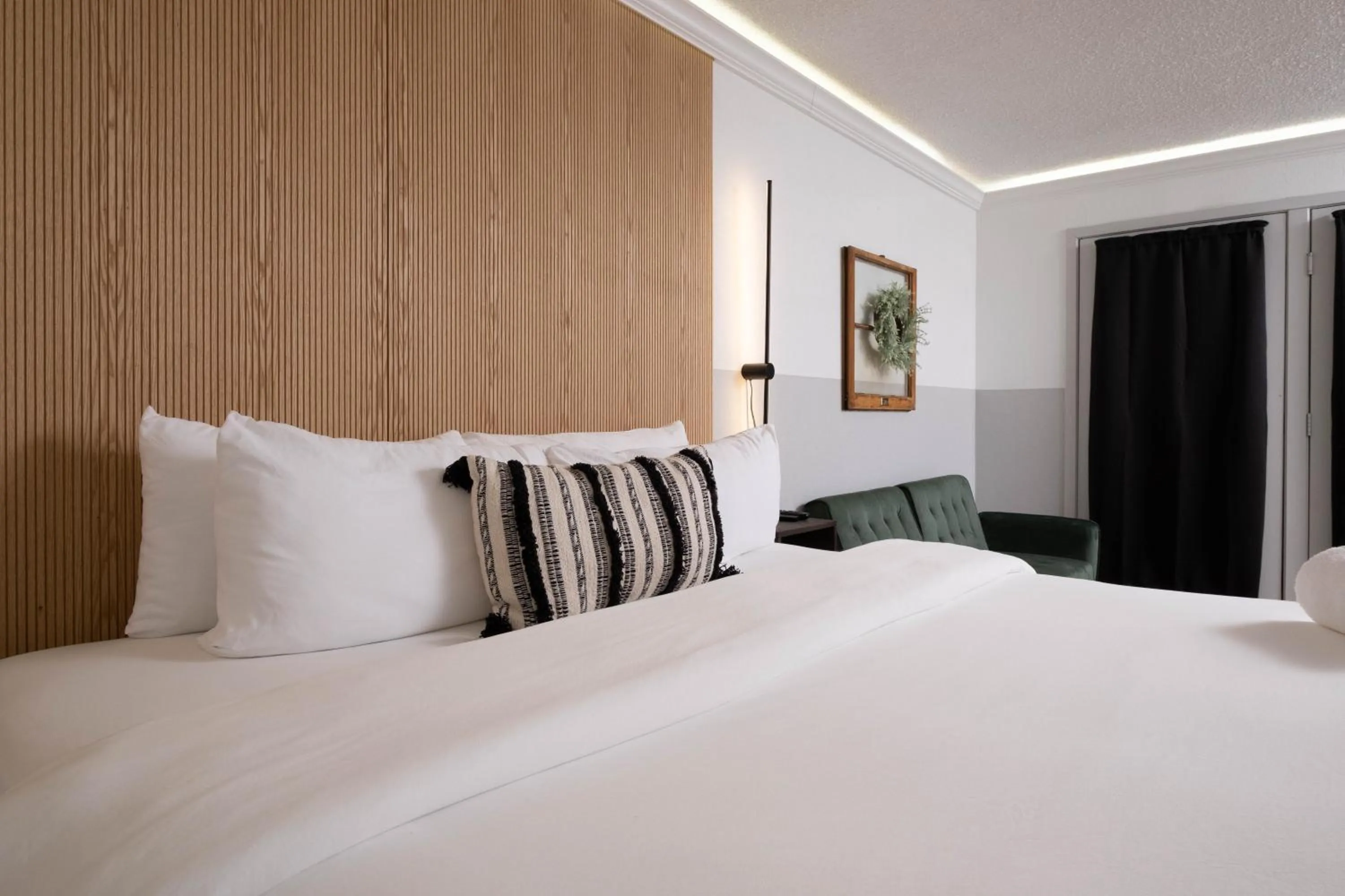 Bed in The Westerner - Extended Stay