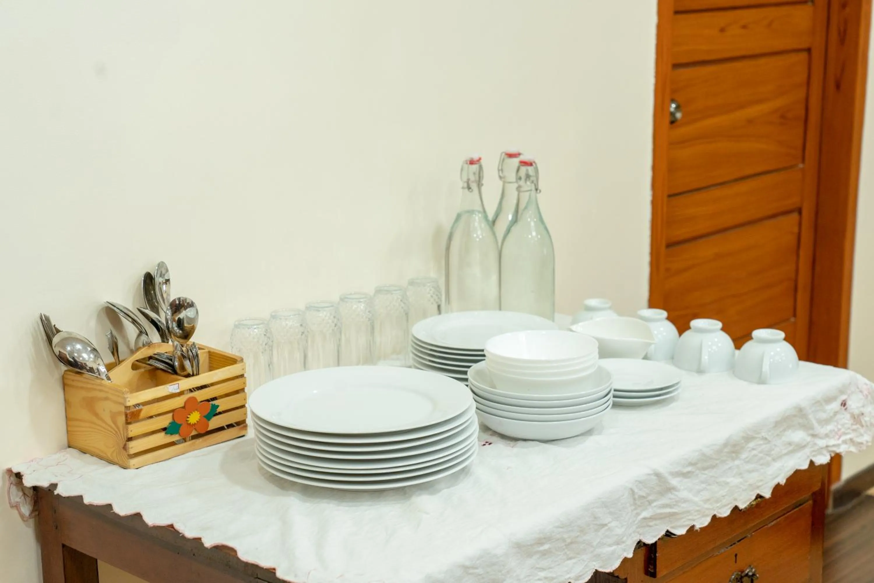 Food and drinks in The Inglewood Bungalow