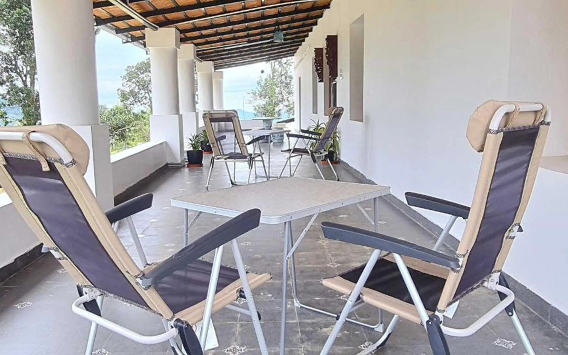 Day in The Inglewood Bungalow