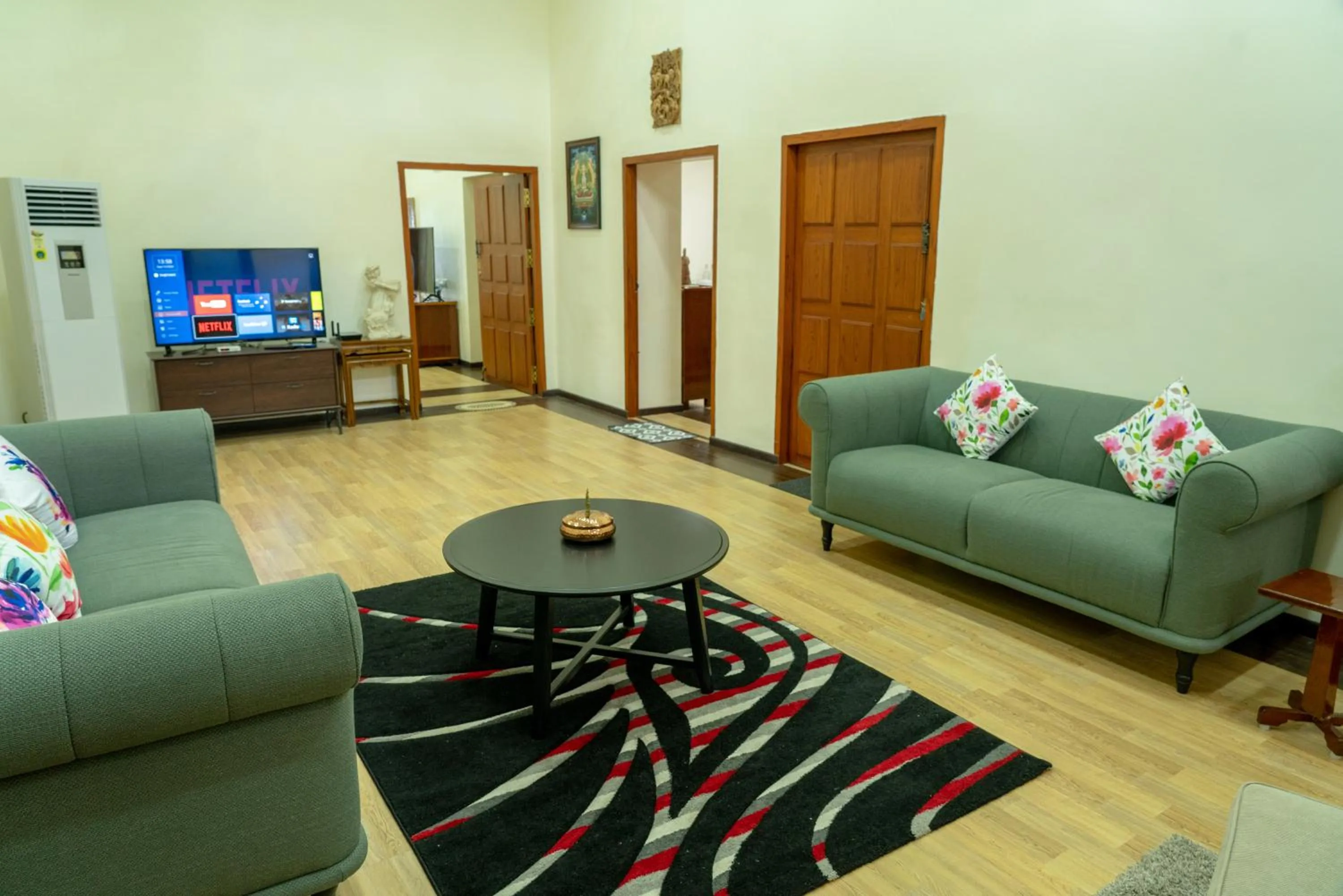 Communal lounge/ TV room in The Inglewood Bungalow