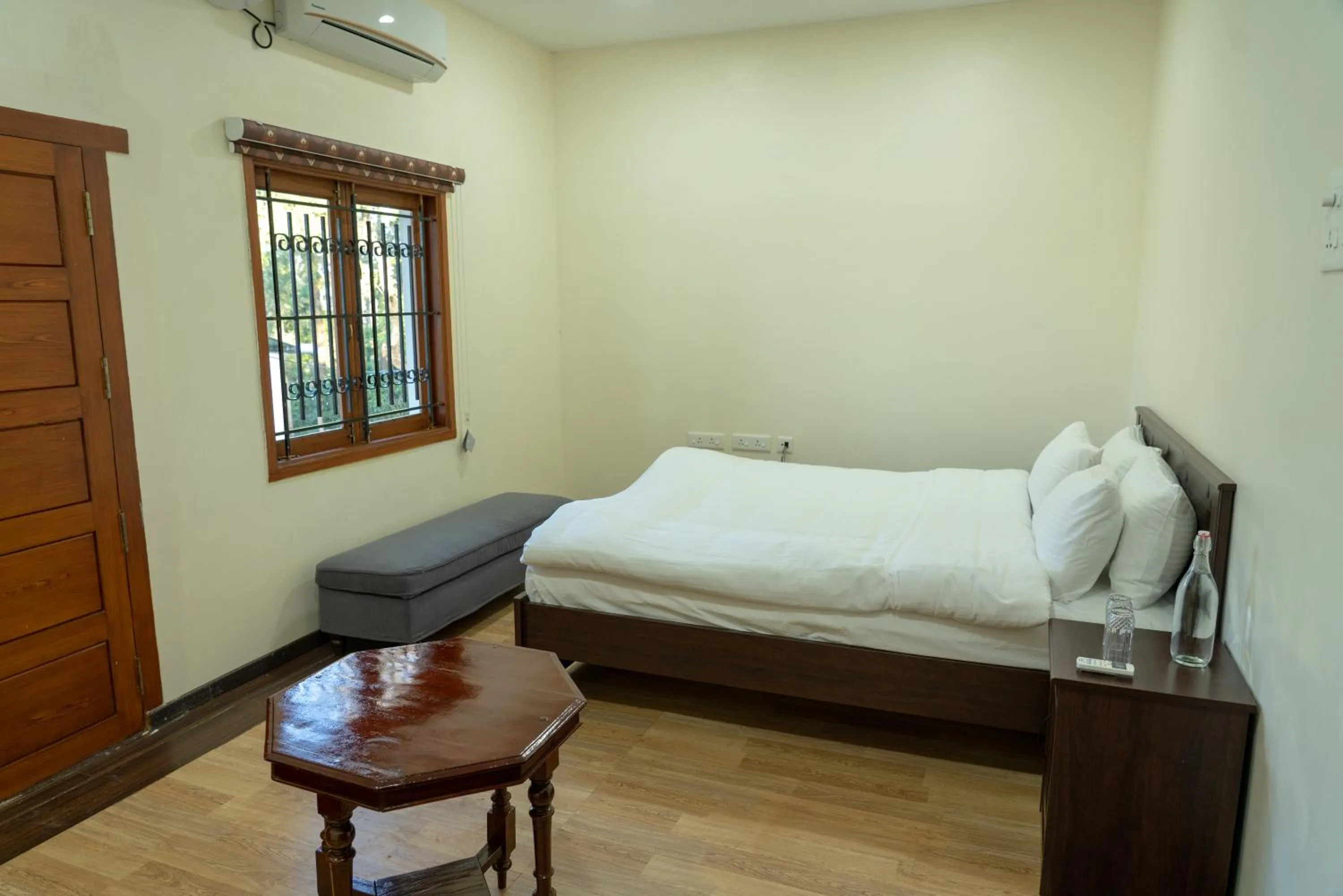 Bed in The Inglewood Bungalow