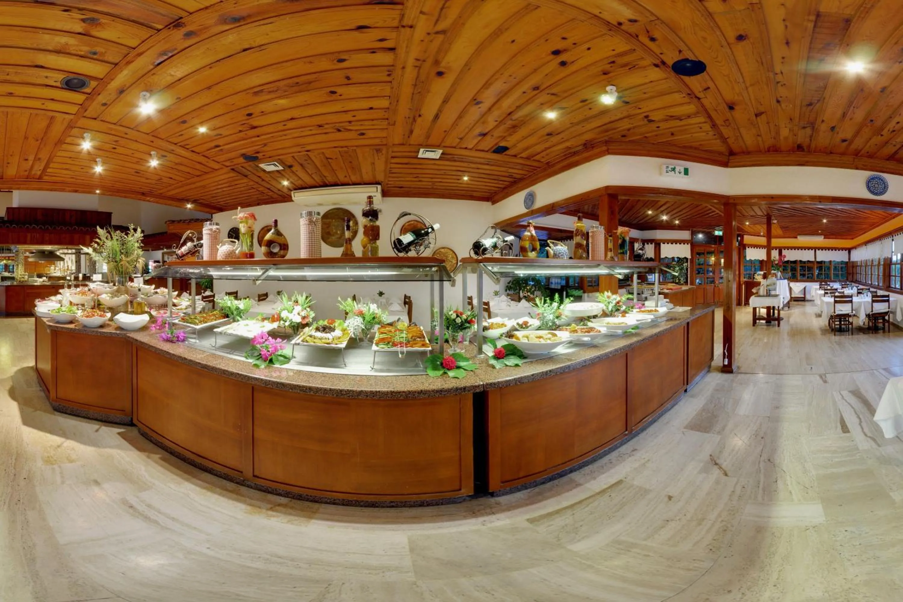 Restaurant/places to eat in Montana Pine Resort - All Inclusive
