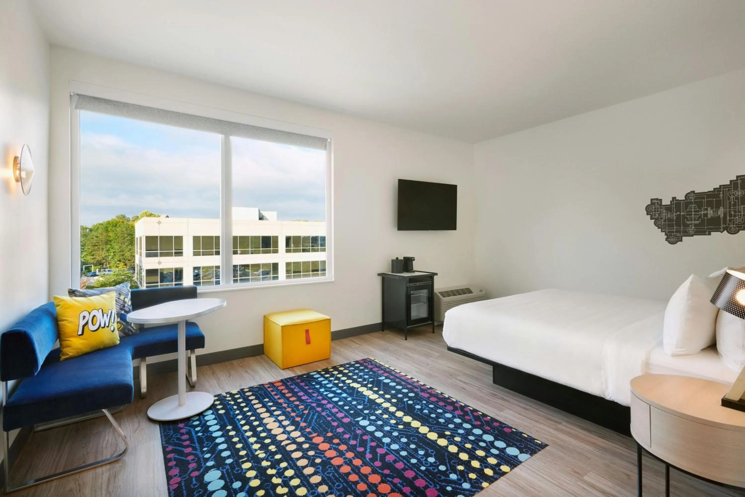 Photo of the whole room, Bed in Aloft Atlanta Perimeter Center
