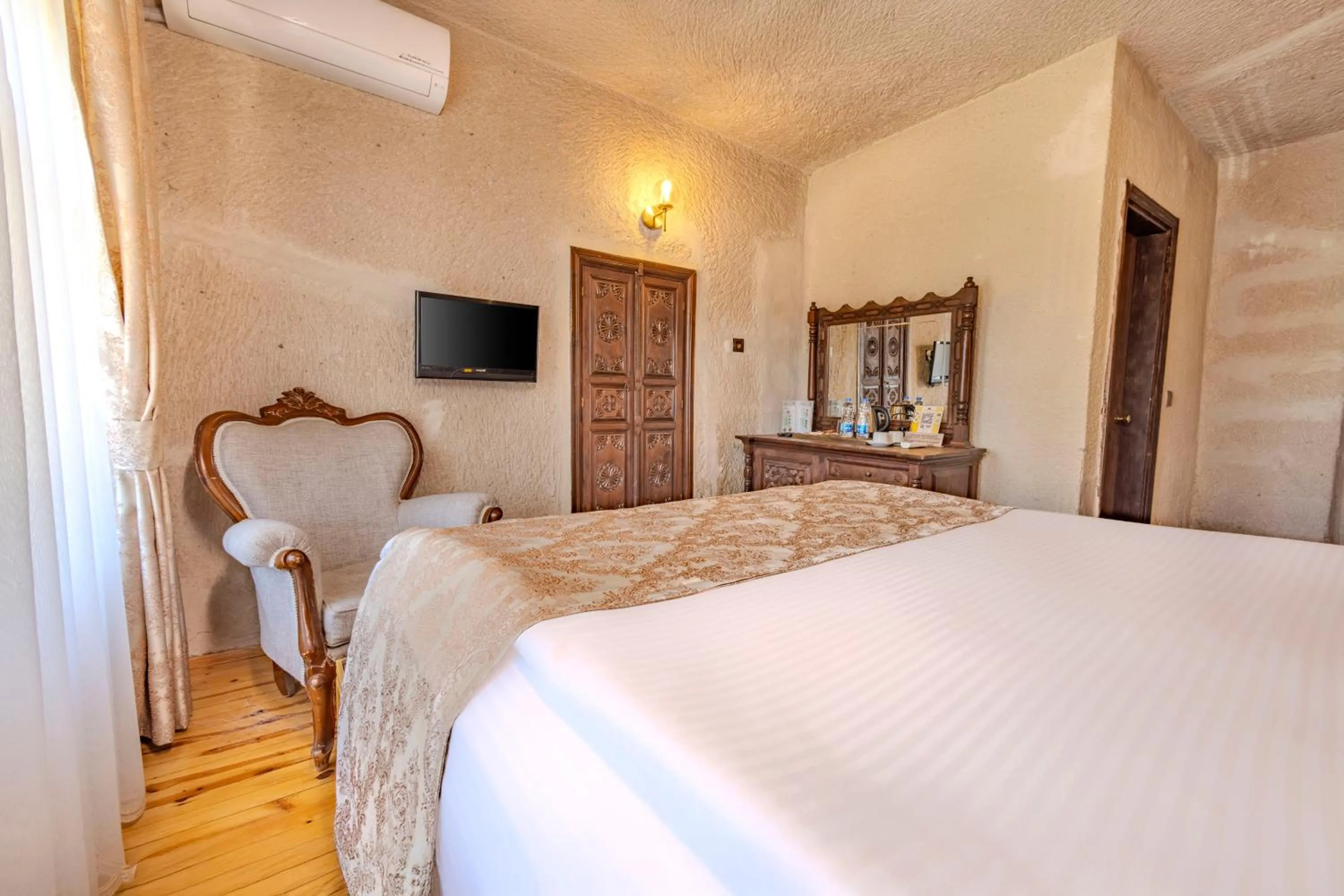 Bed in Ascension Cave Suites - Special Class