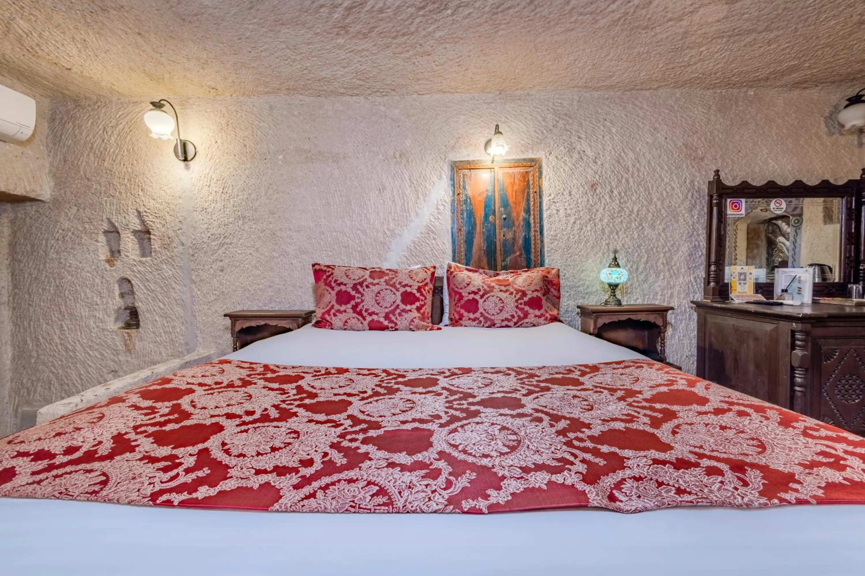 Bed in Ascension Cave Suites - Special Class